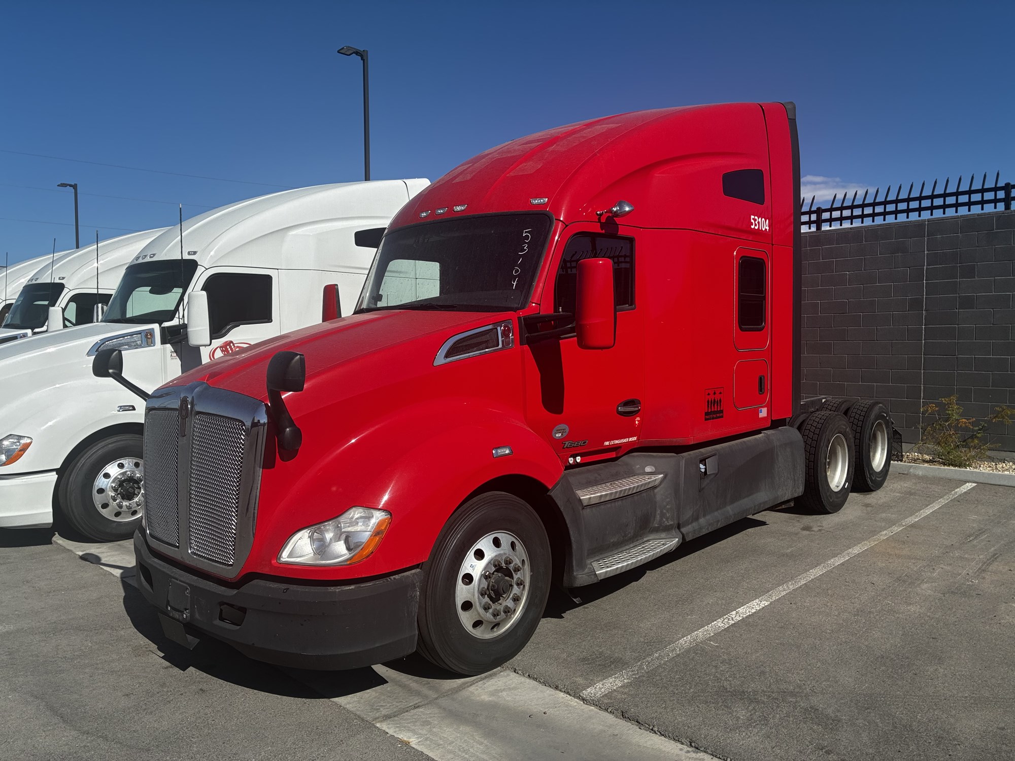2022 Kenworth T680 - image 1 of 6