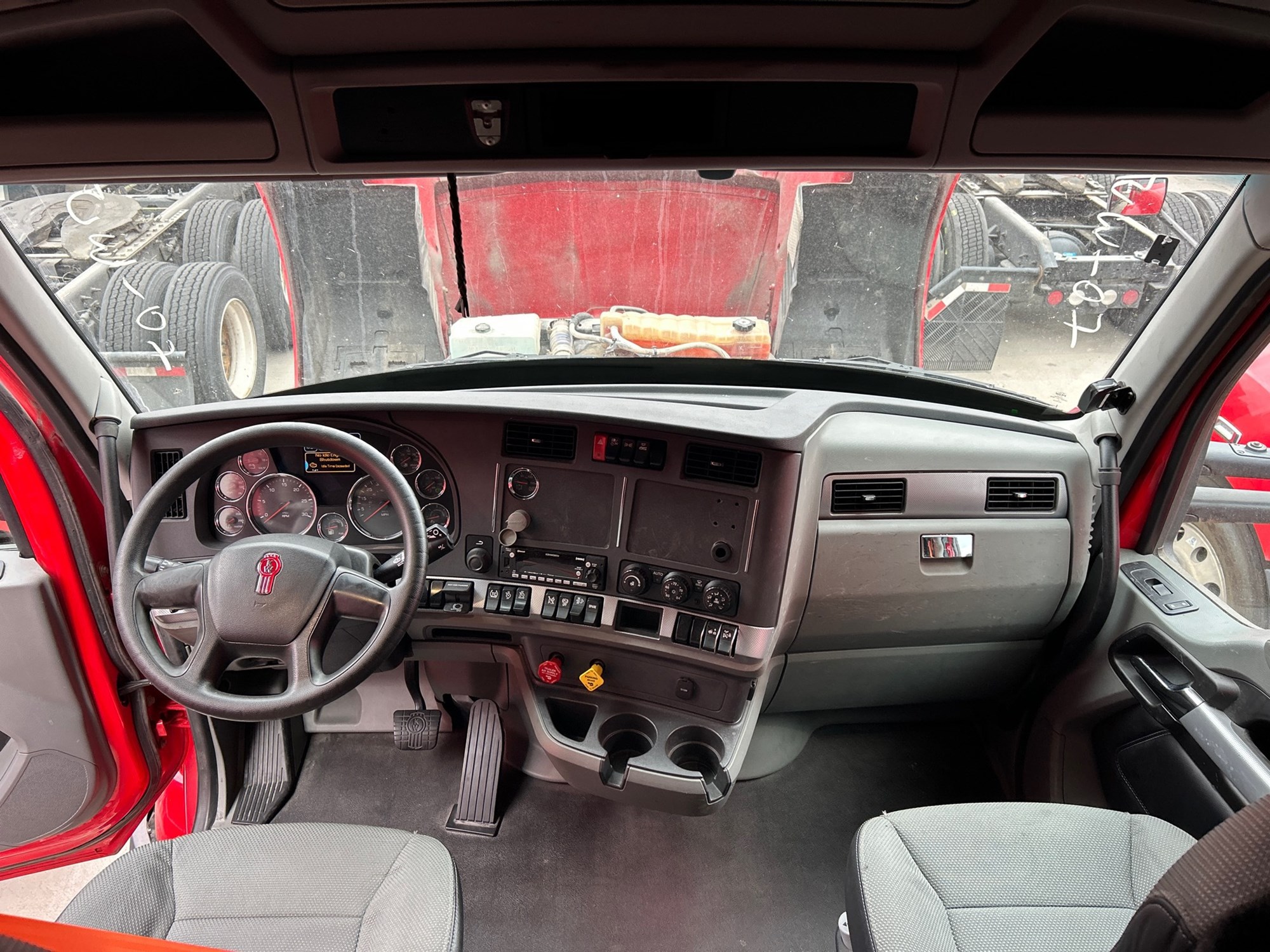 2022 Kenworth T680 - image 6 of 6