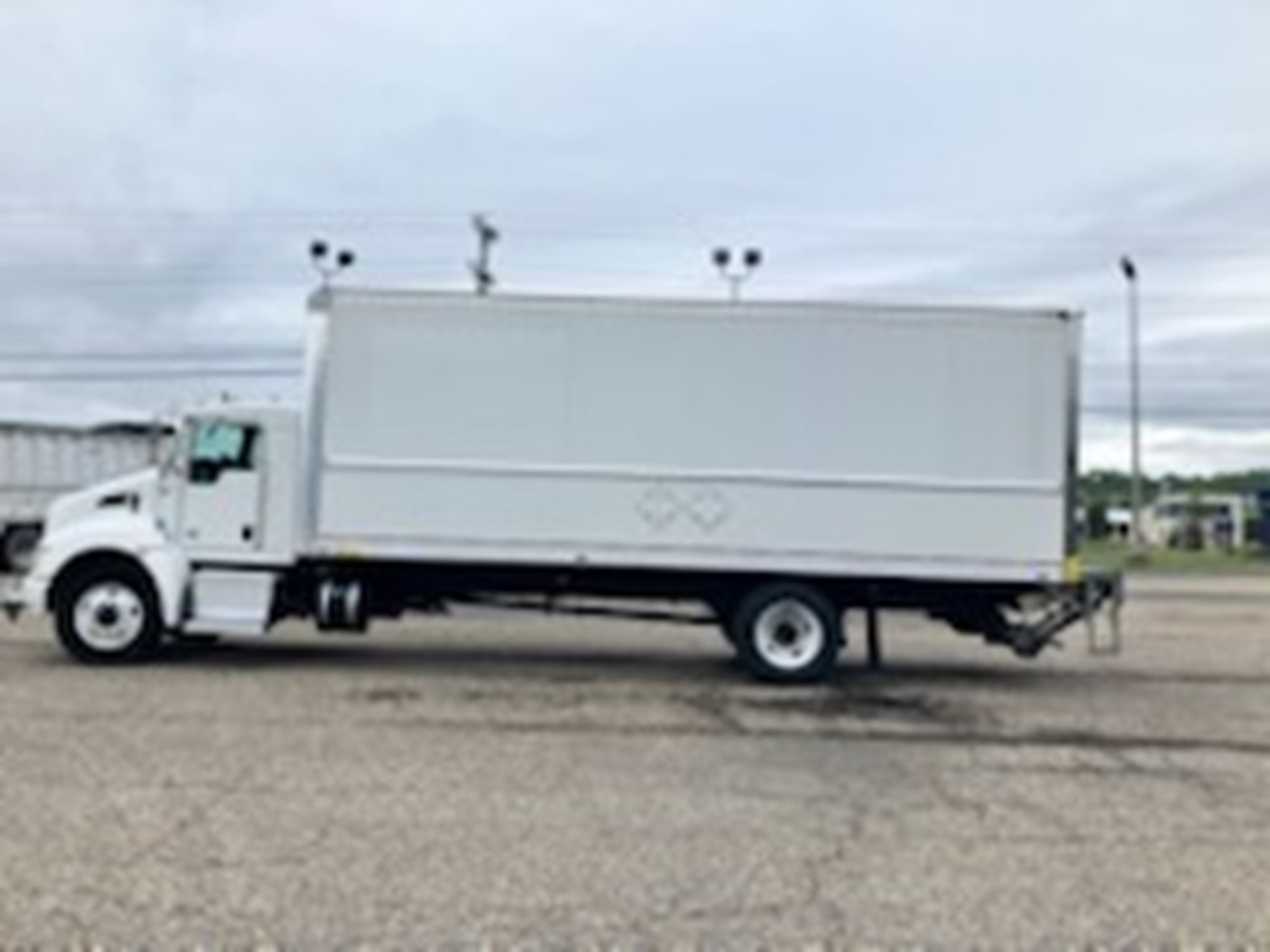 2022 Kenworth T270 — photo 5