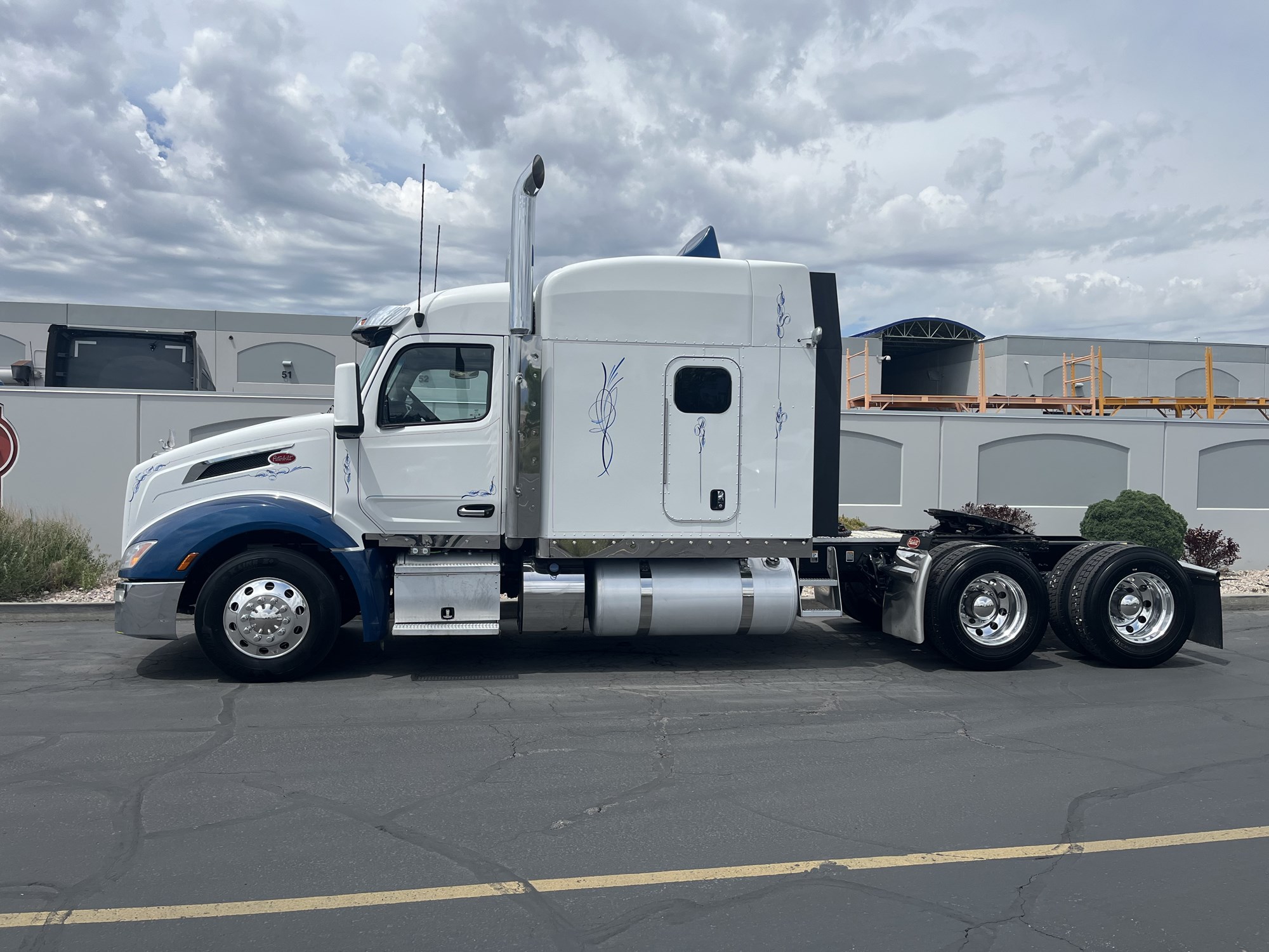 2023 Peterbilt 579