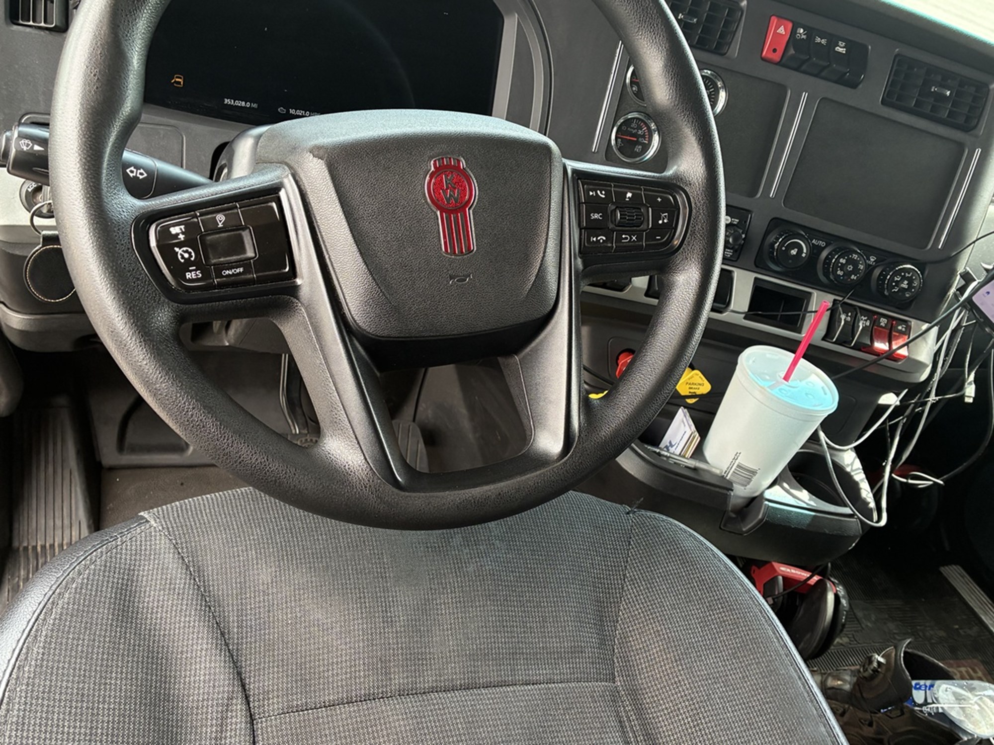 2023 Kenworth T880 2023 Kenworth T880 - image 6 of 6