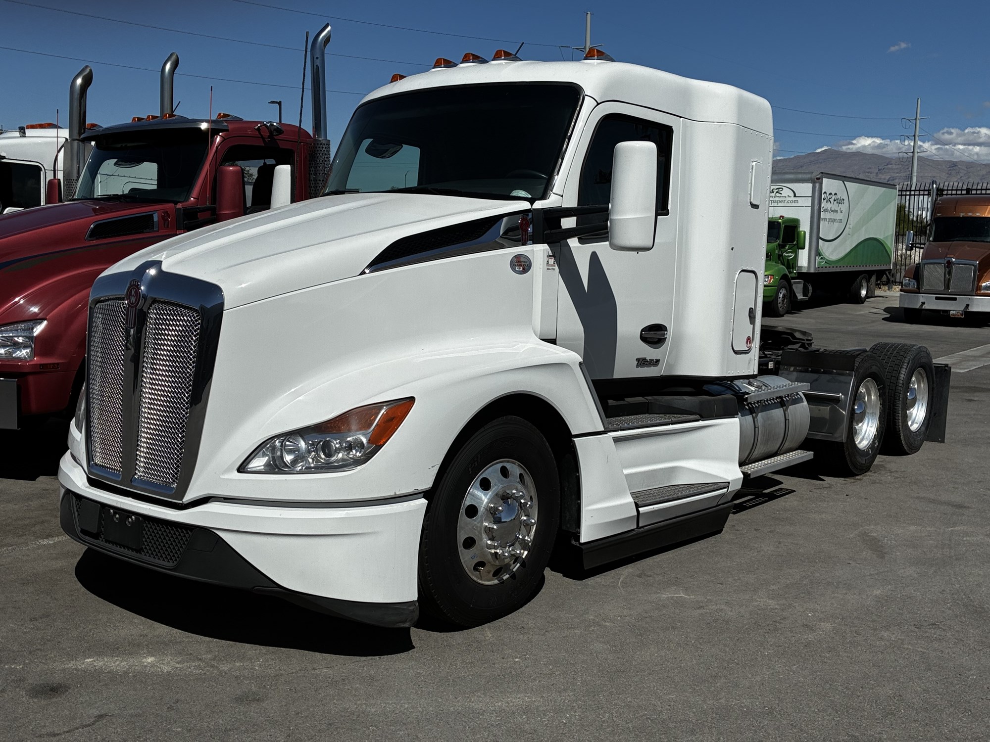 2023 Kenworth T680 2023 Kenworth T680 - image 1 of 1