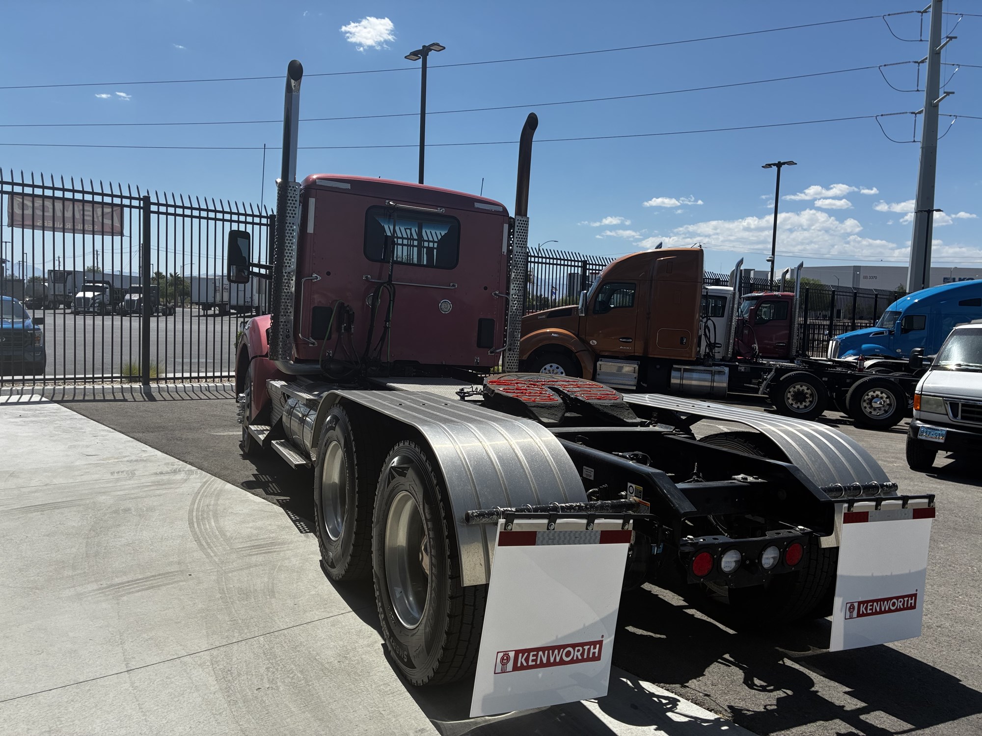 2024 Kenworth T880 2024 Kenworth T880 - image 4 of 6