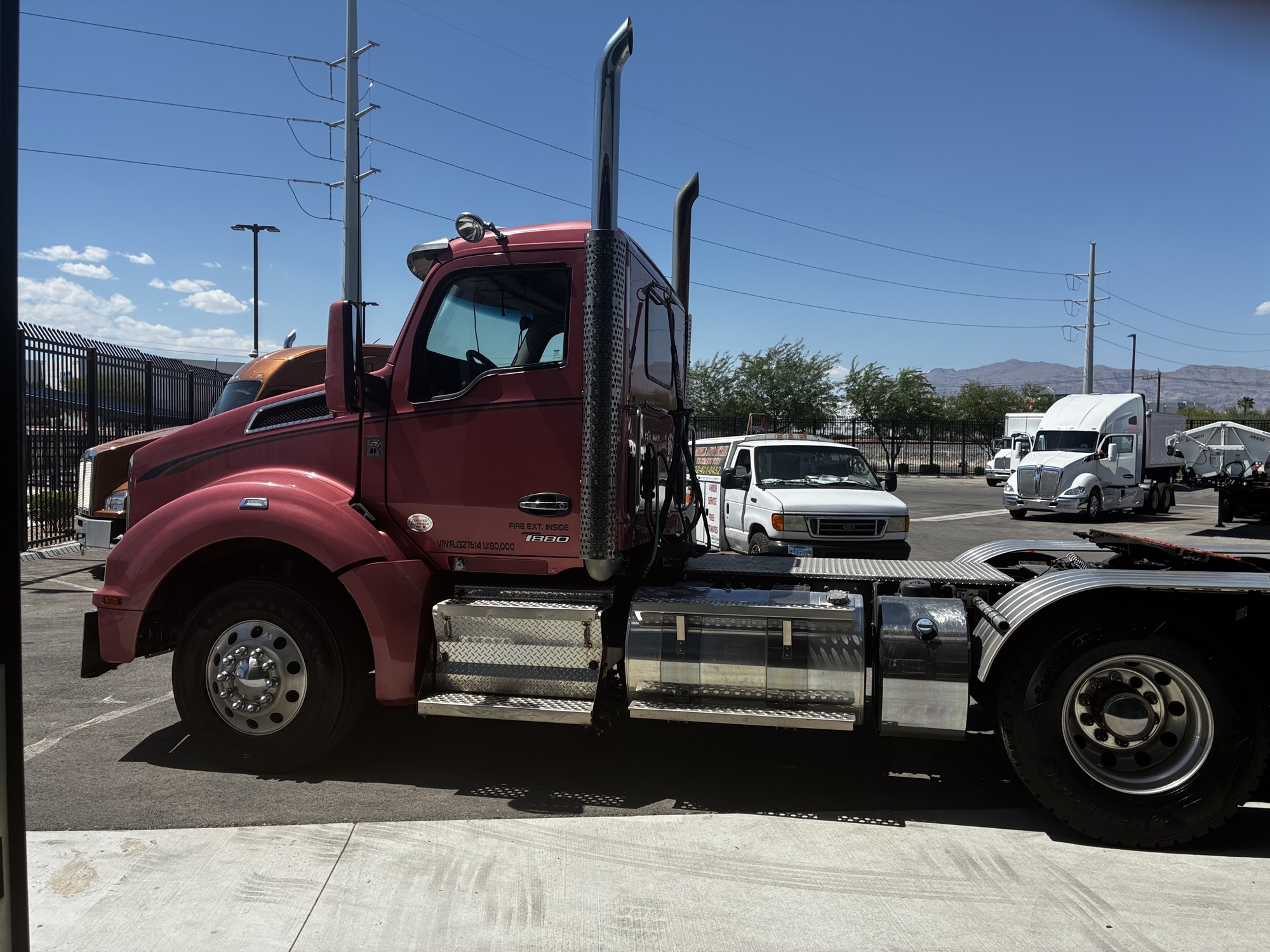 2024 Kenworth T880 2024 Kenworth T880 - image 5 of 6