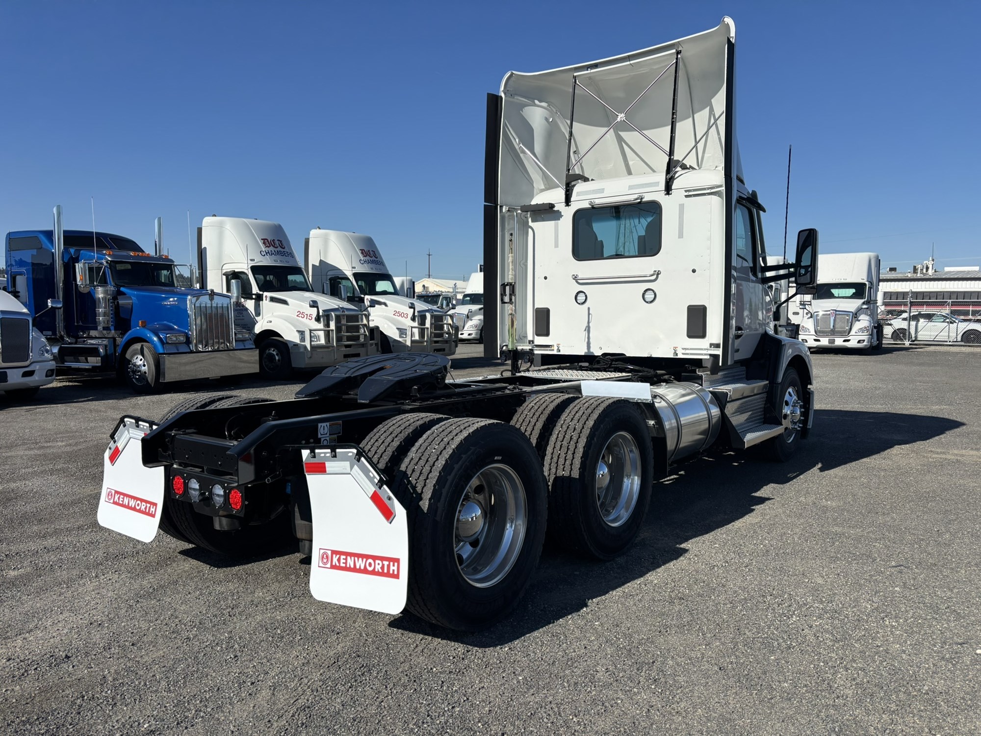 2025 Kenworth T680 - image 5 of 6