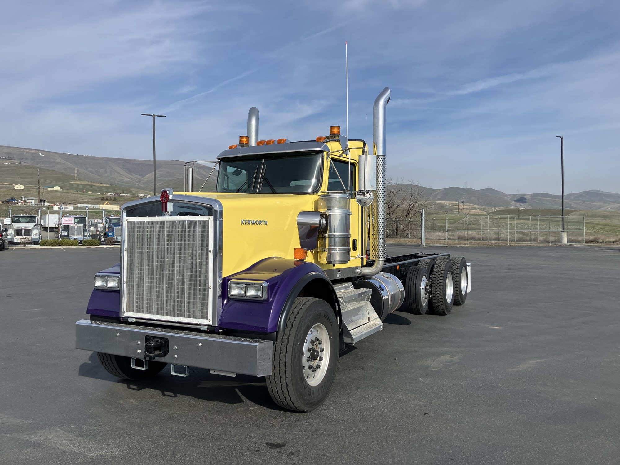 2026 Kenworth W900B - image 1 of 6