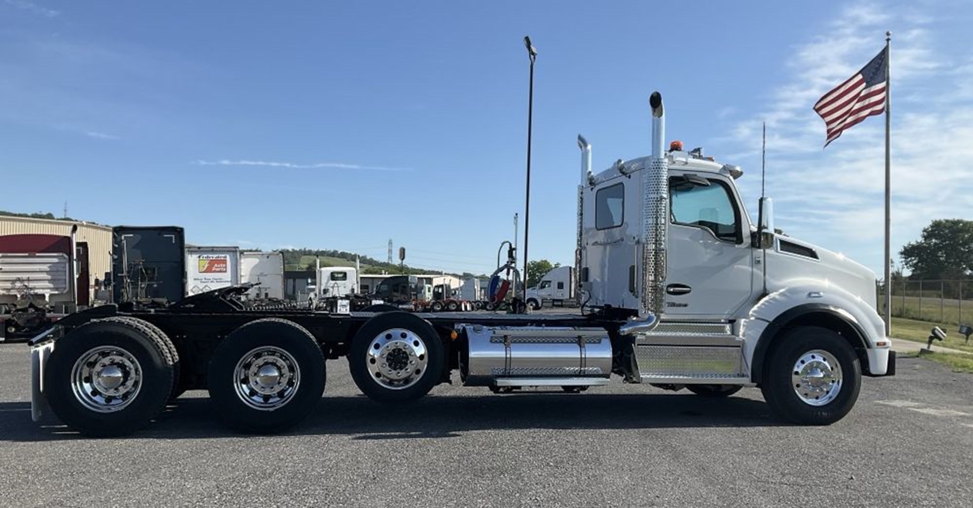 2027 Kenworth T880 2027 Kenworth T880 - image 5 of 6