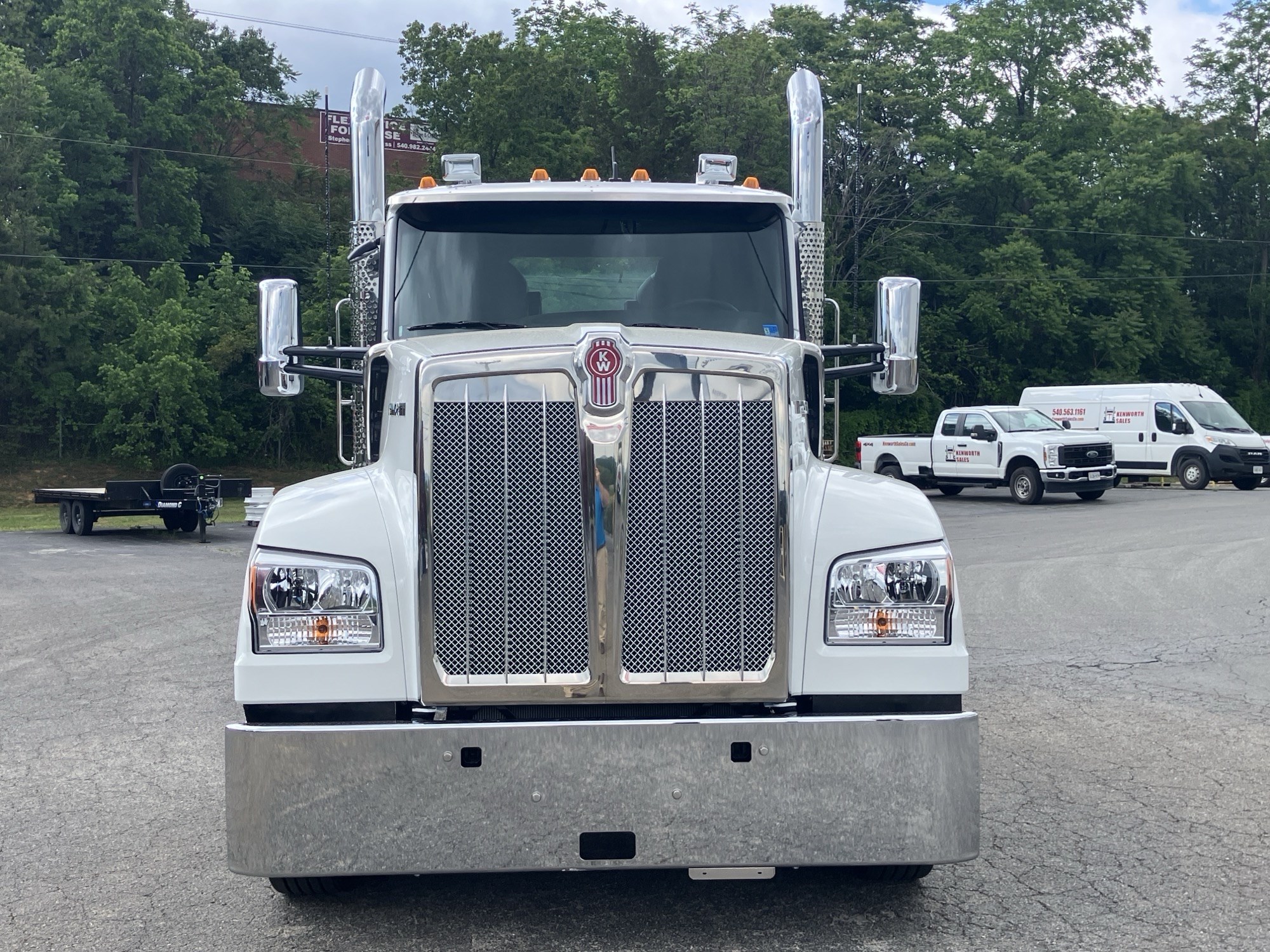 2027 Kenworth W990 2027 Kenworth W990 - image 2 of 6