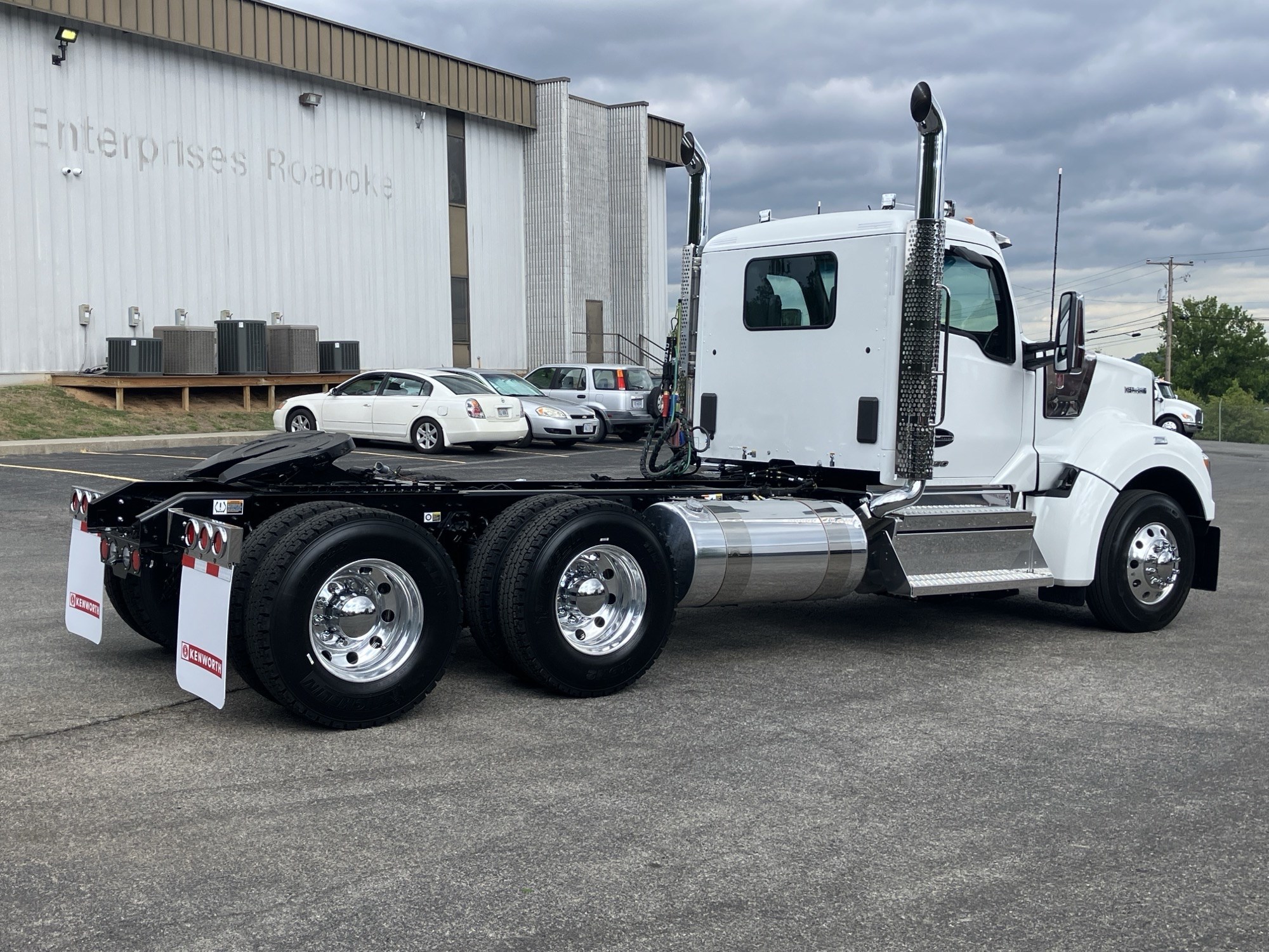 2027 Kenworth W990 2027 Kenworth W990 - image 4 of 6