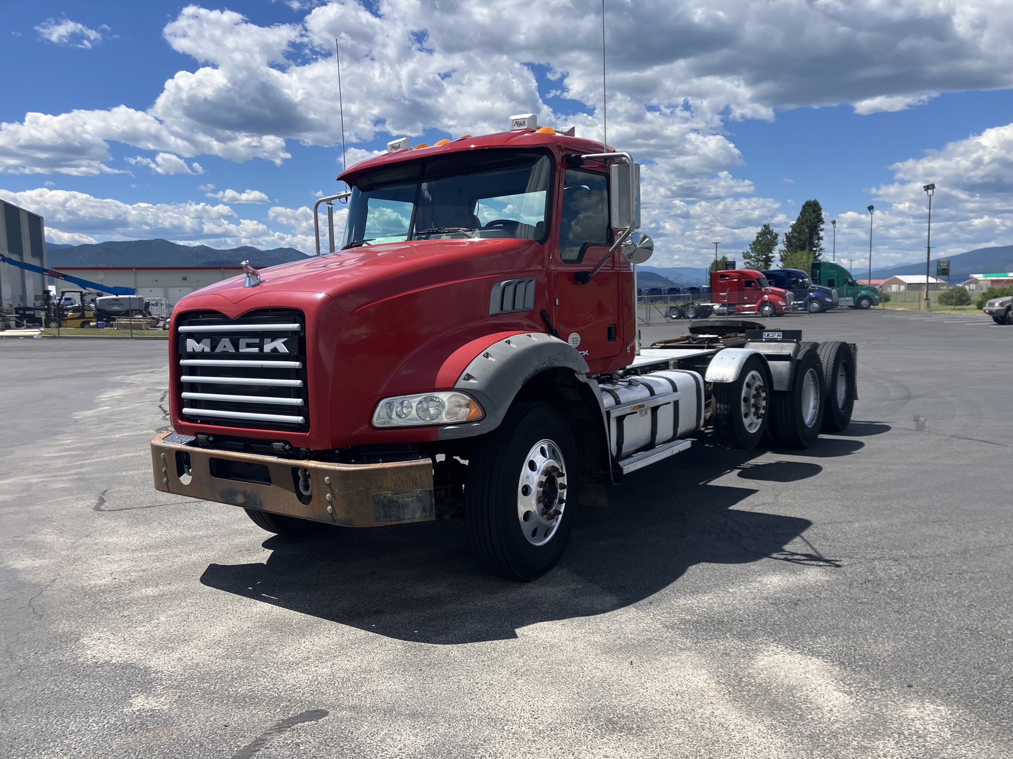 2016 Mack Granite - image 1 of 6