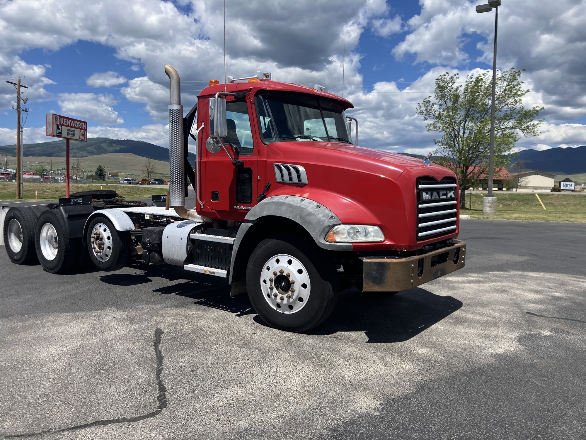 2016 Mack Granite - image 3 of 6