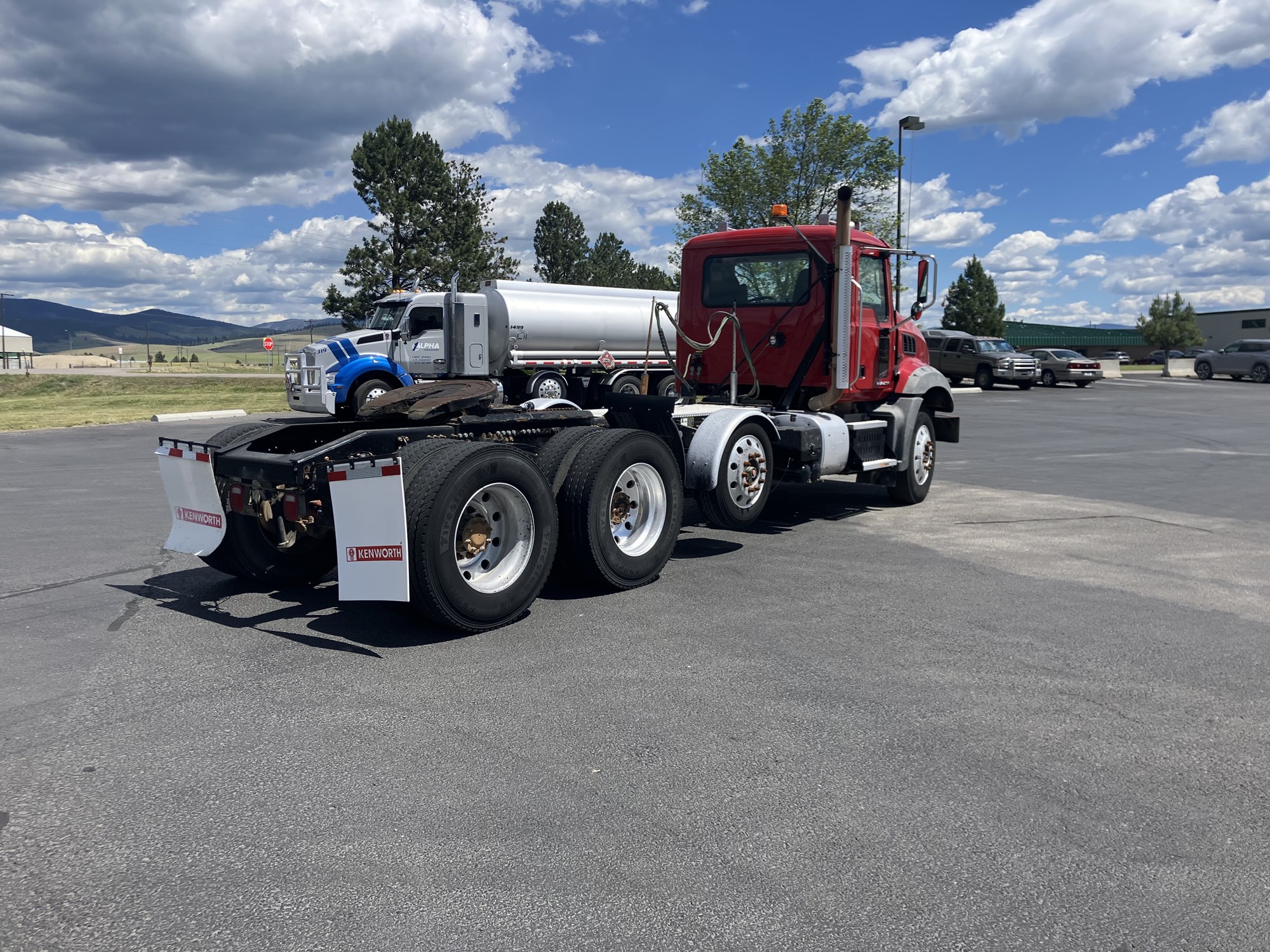 2016 Mack Granite - image 5 of 6