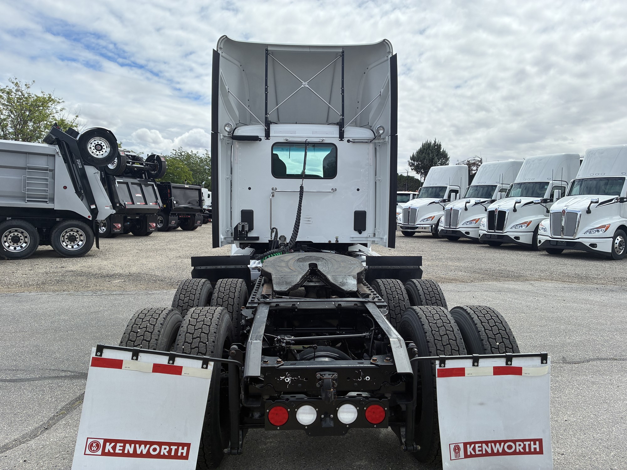 2019 Kenworth T680 2019 Kenworth T680 - image 4 of 6