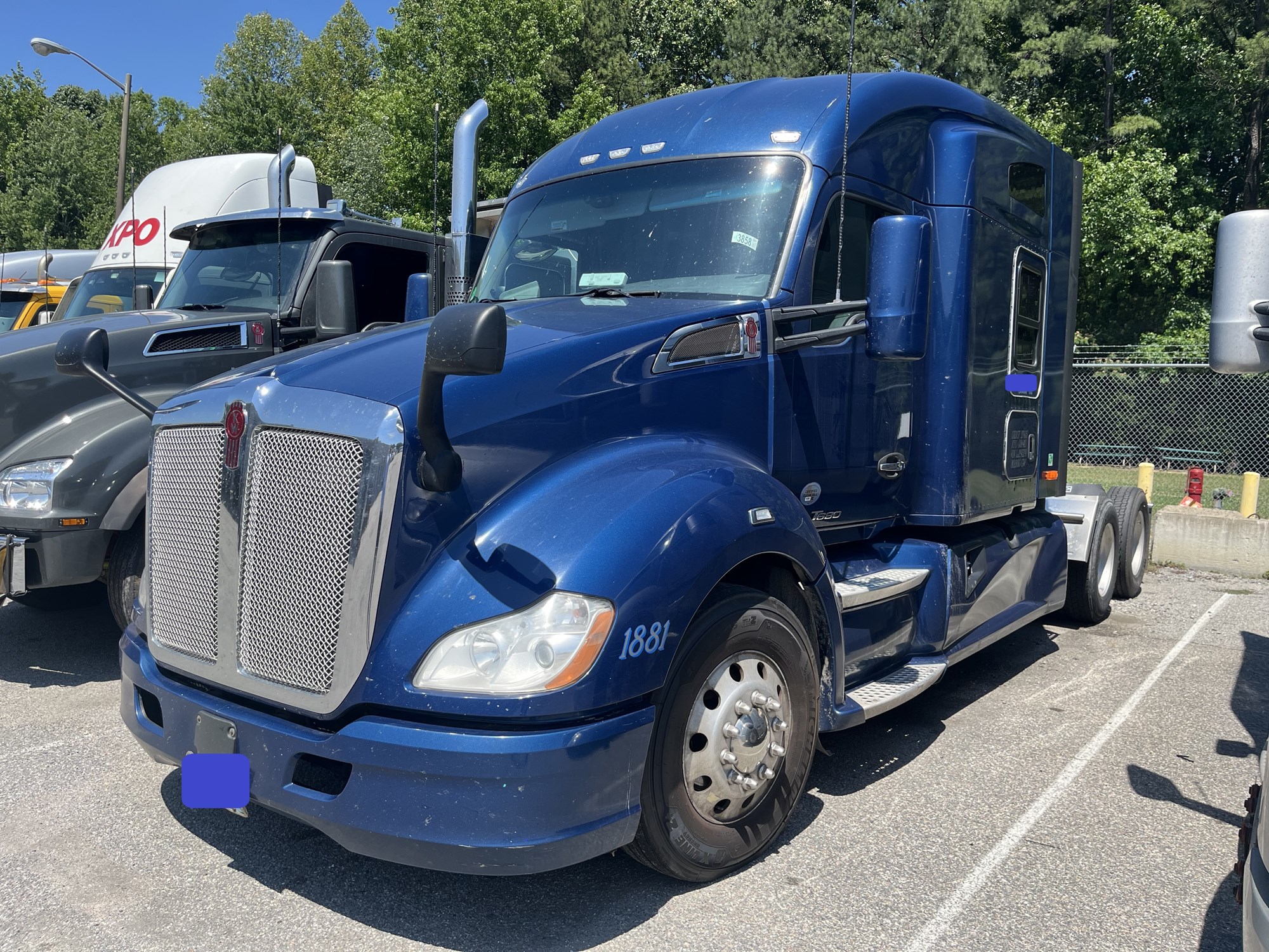 2020 Kenworth T680 2020 Kenworth T680 - image 1 of 3