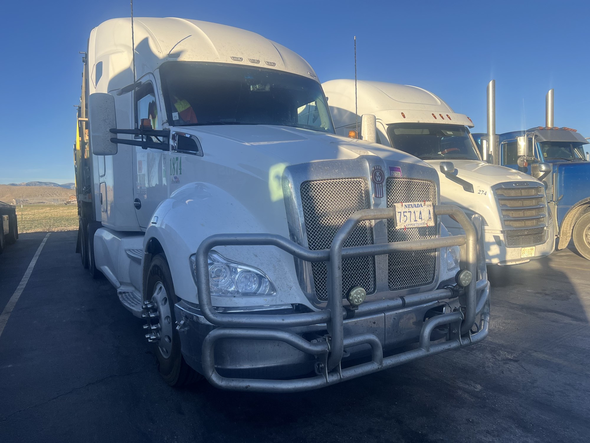 2020 Kenworth T680 2020 Kenworth T680 - image 1 of 6