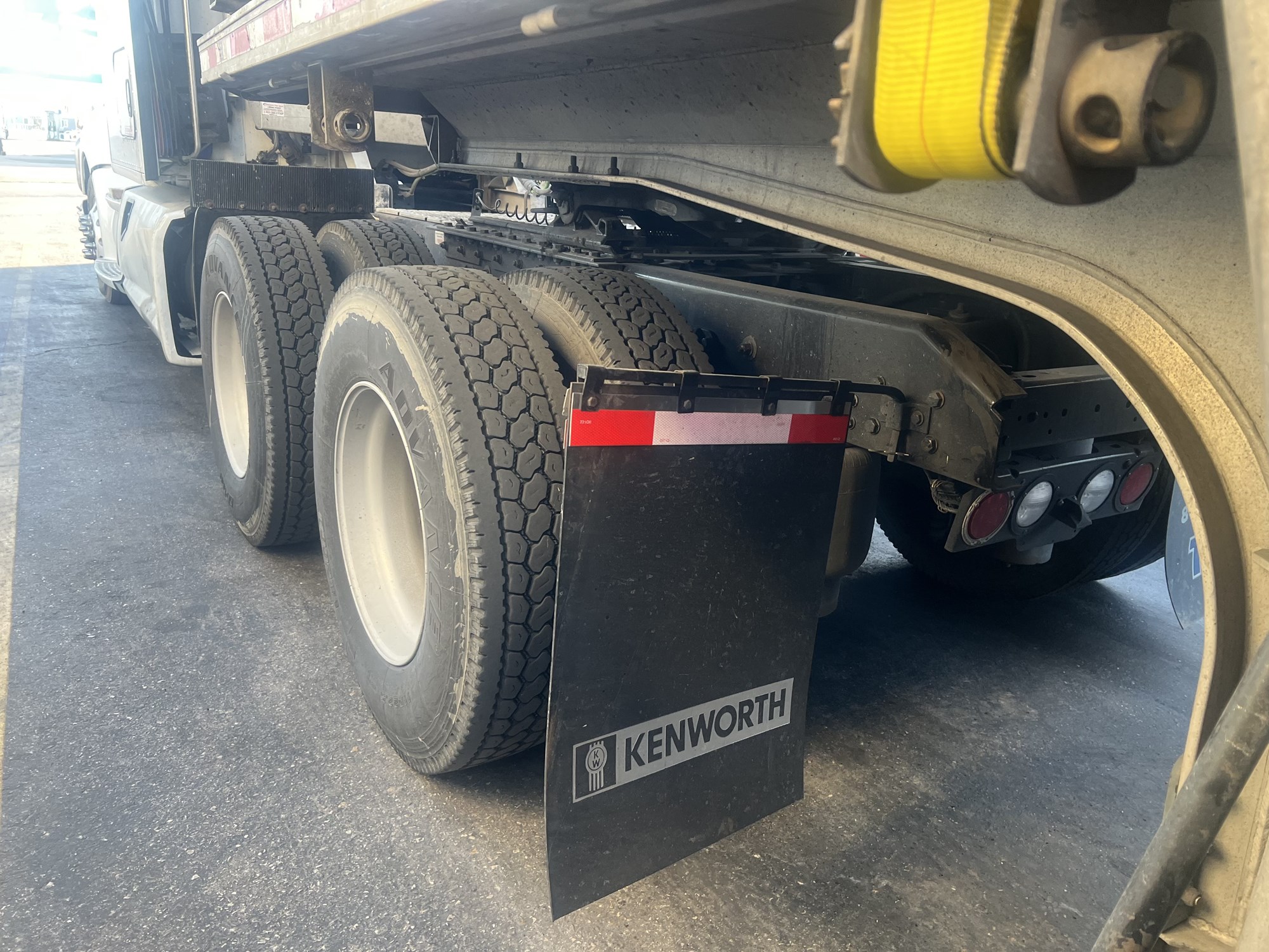 2020 Kenworth T680 2020 Kenworth T680 - image 5 of 6