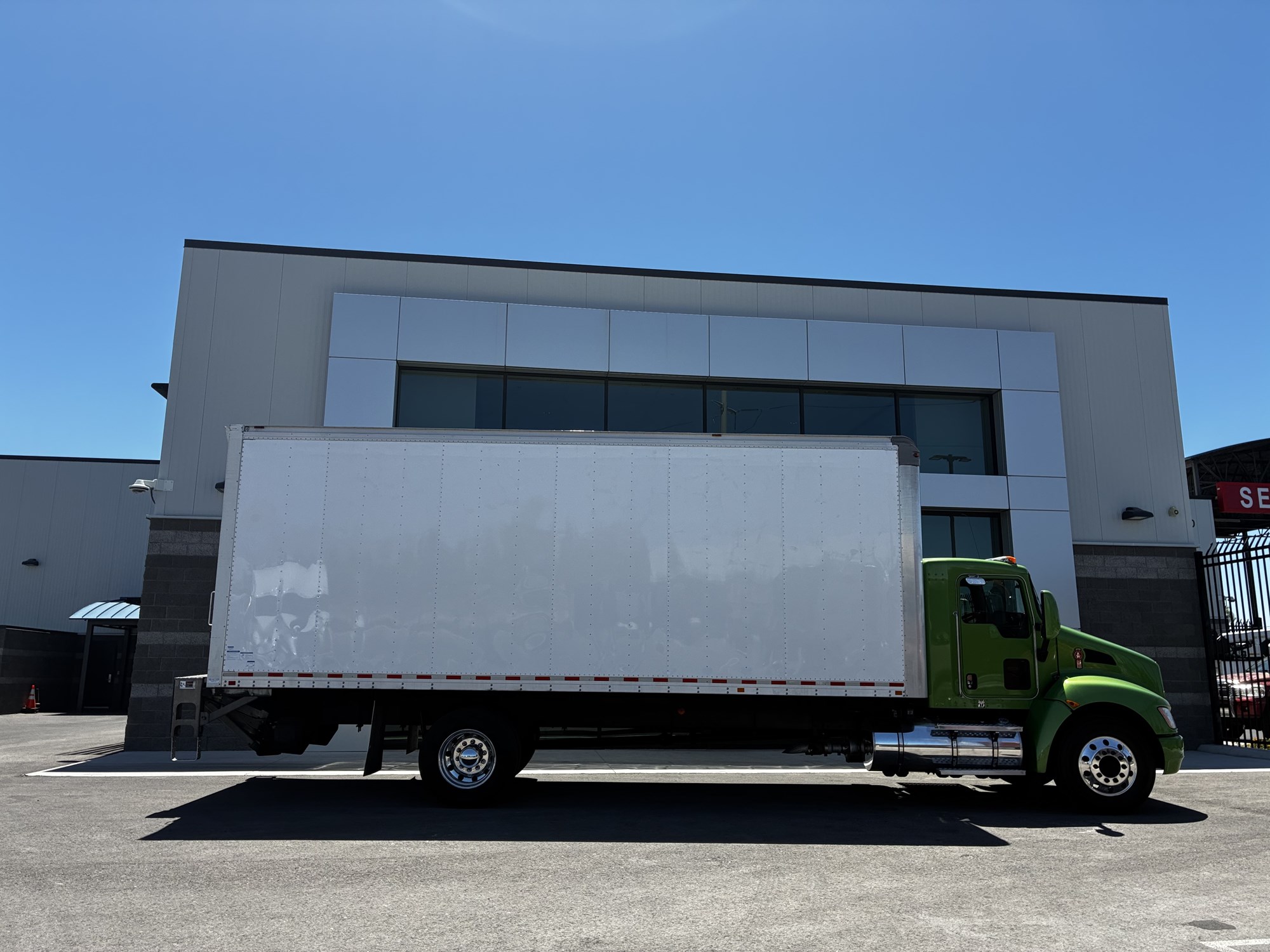 2020 Kenworth T270 in Las Vegas, NV, NV — photo 2