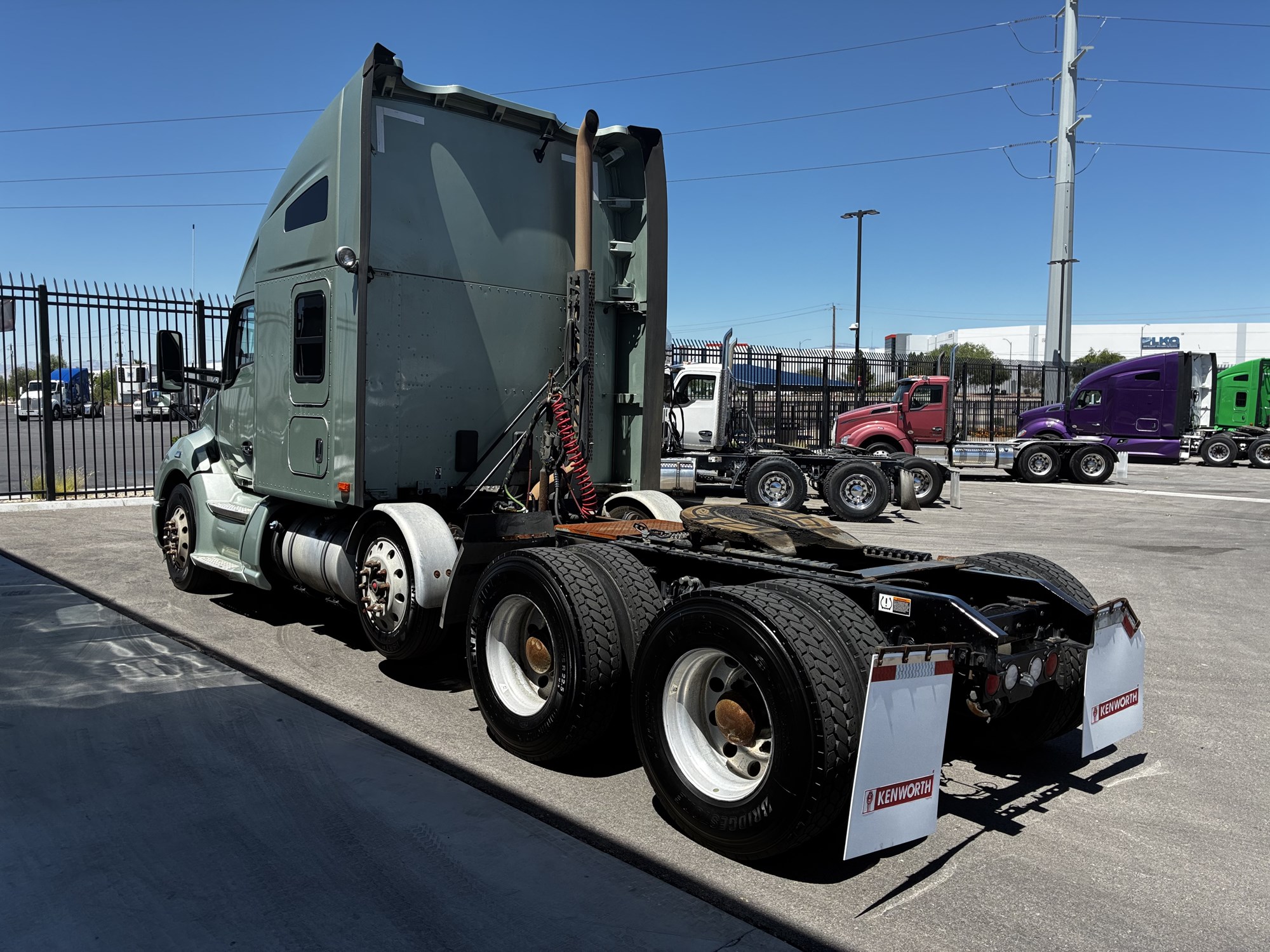 2021 Kenworth T680 in Las Vegas, NV, NV — photo 6