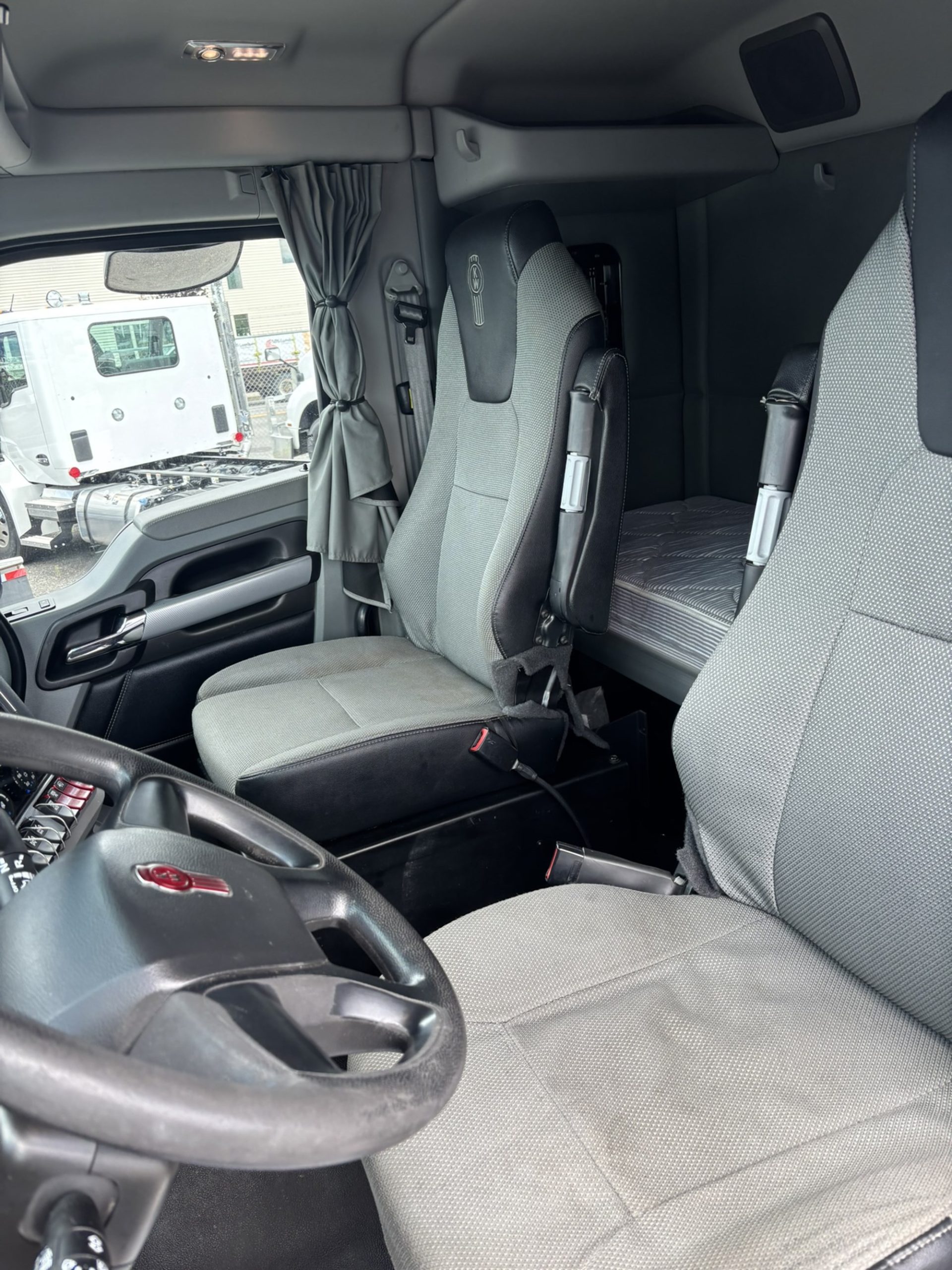 2021 Kenworth T680 in Spokane, WA, WA — photo 6
