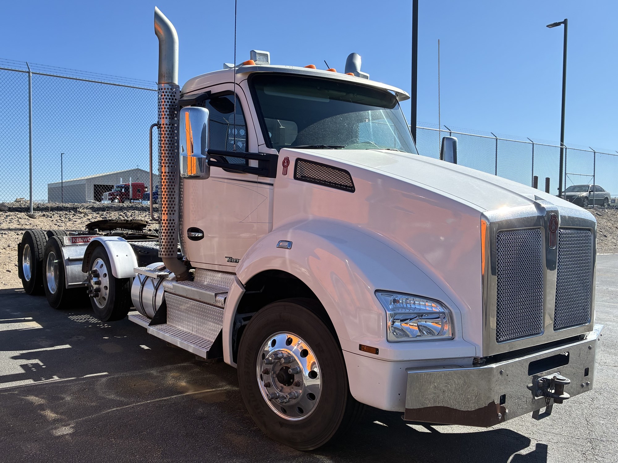 2021 Kenworth T880 - image 1 of 6