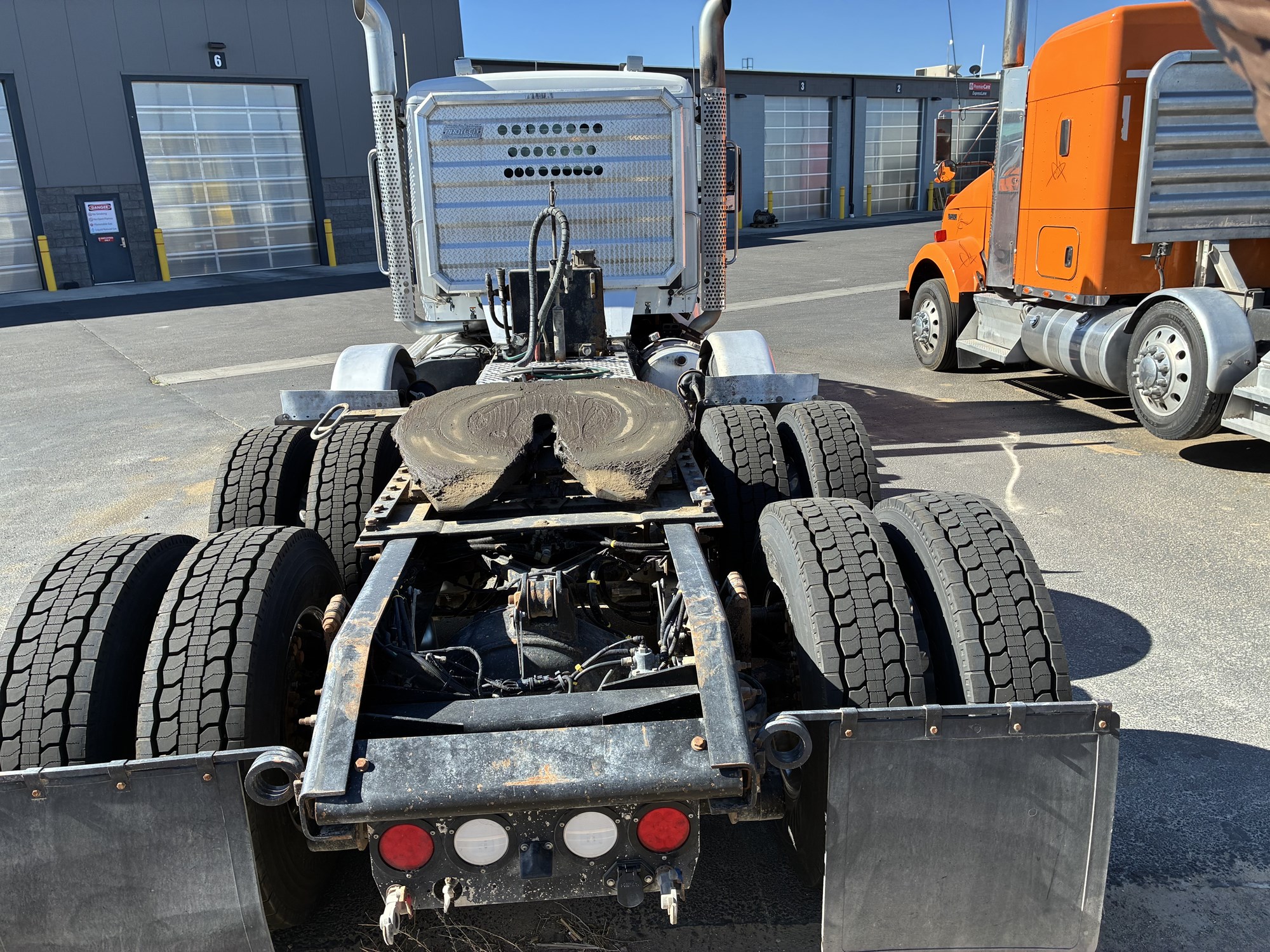 2021 Kenworth T880 - image 5 of 6