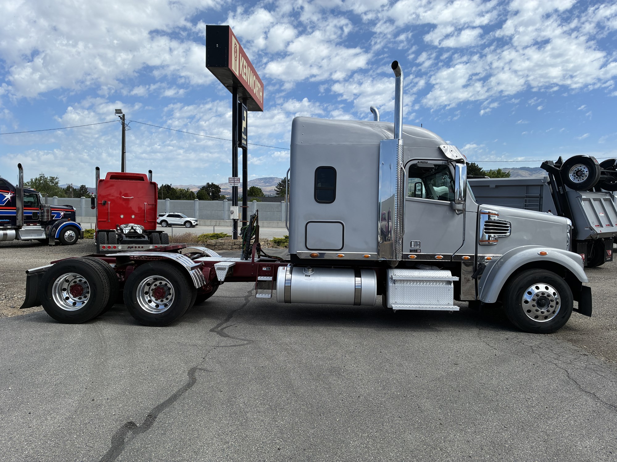 2022 Freightliner 122SD - image 6 of 6
