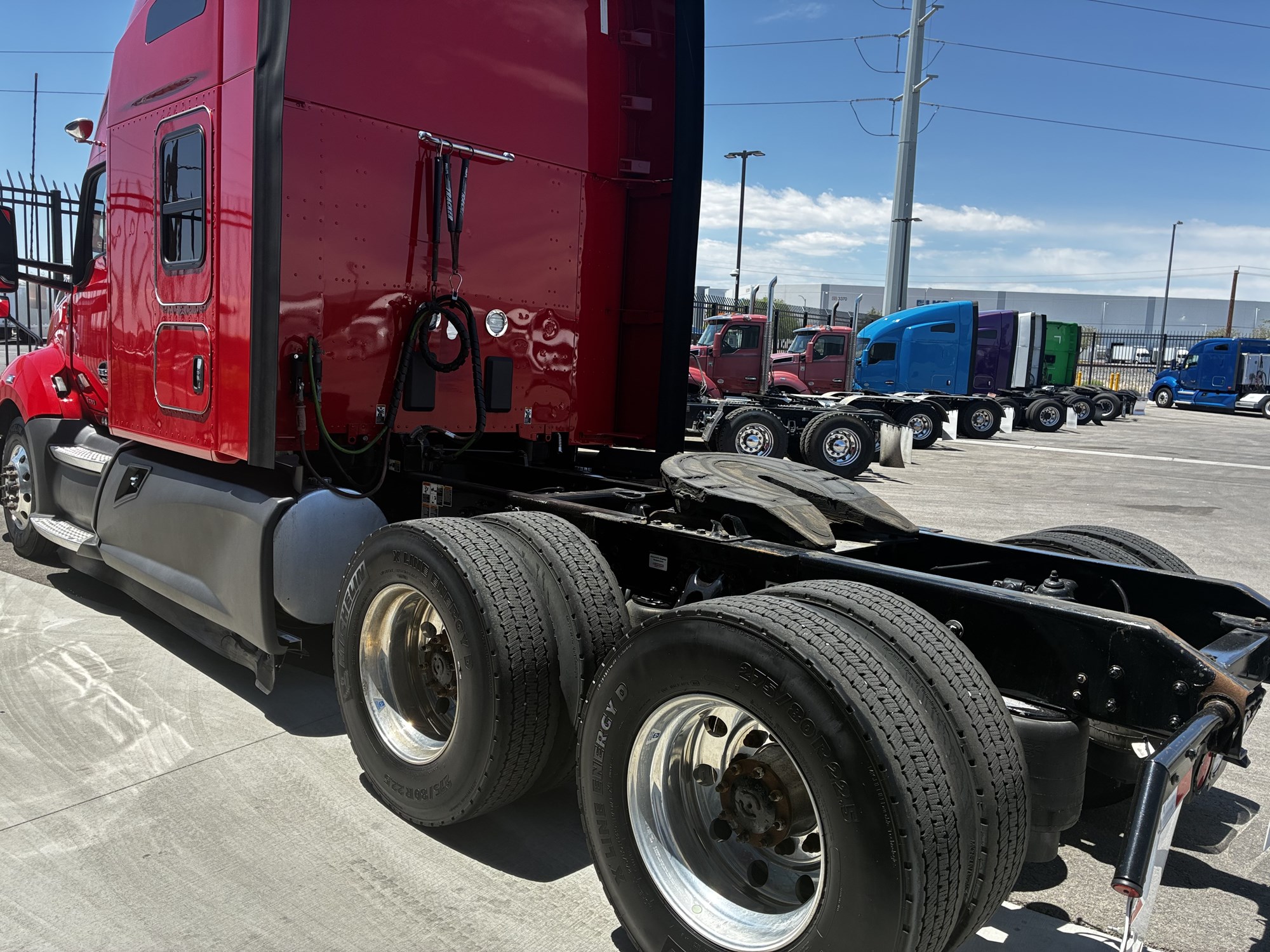 2022 Kenworth T680 - image 5 of 6