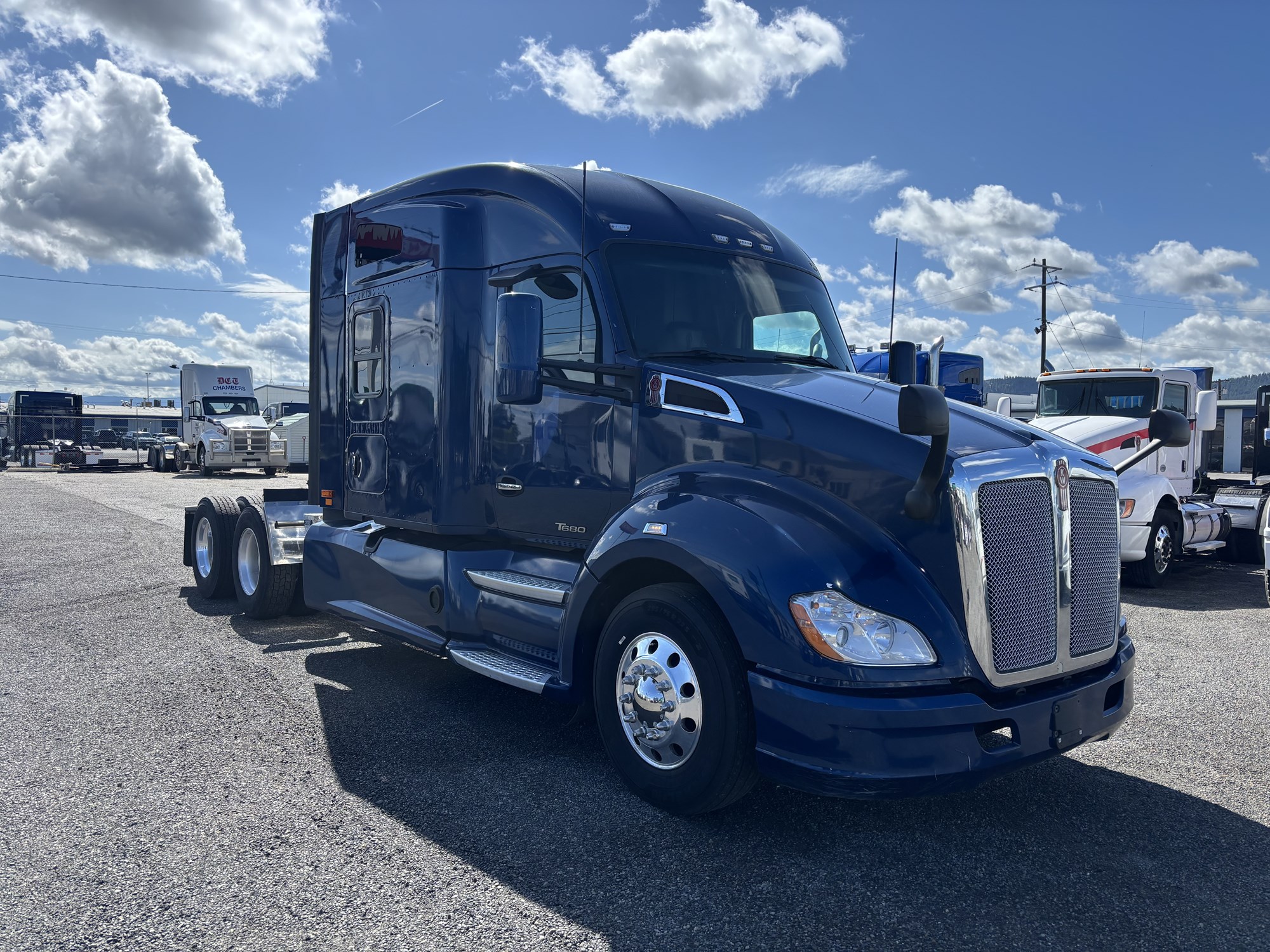 2022 Kenworth T680 - image 2 of 6
