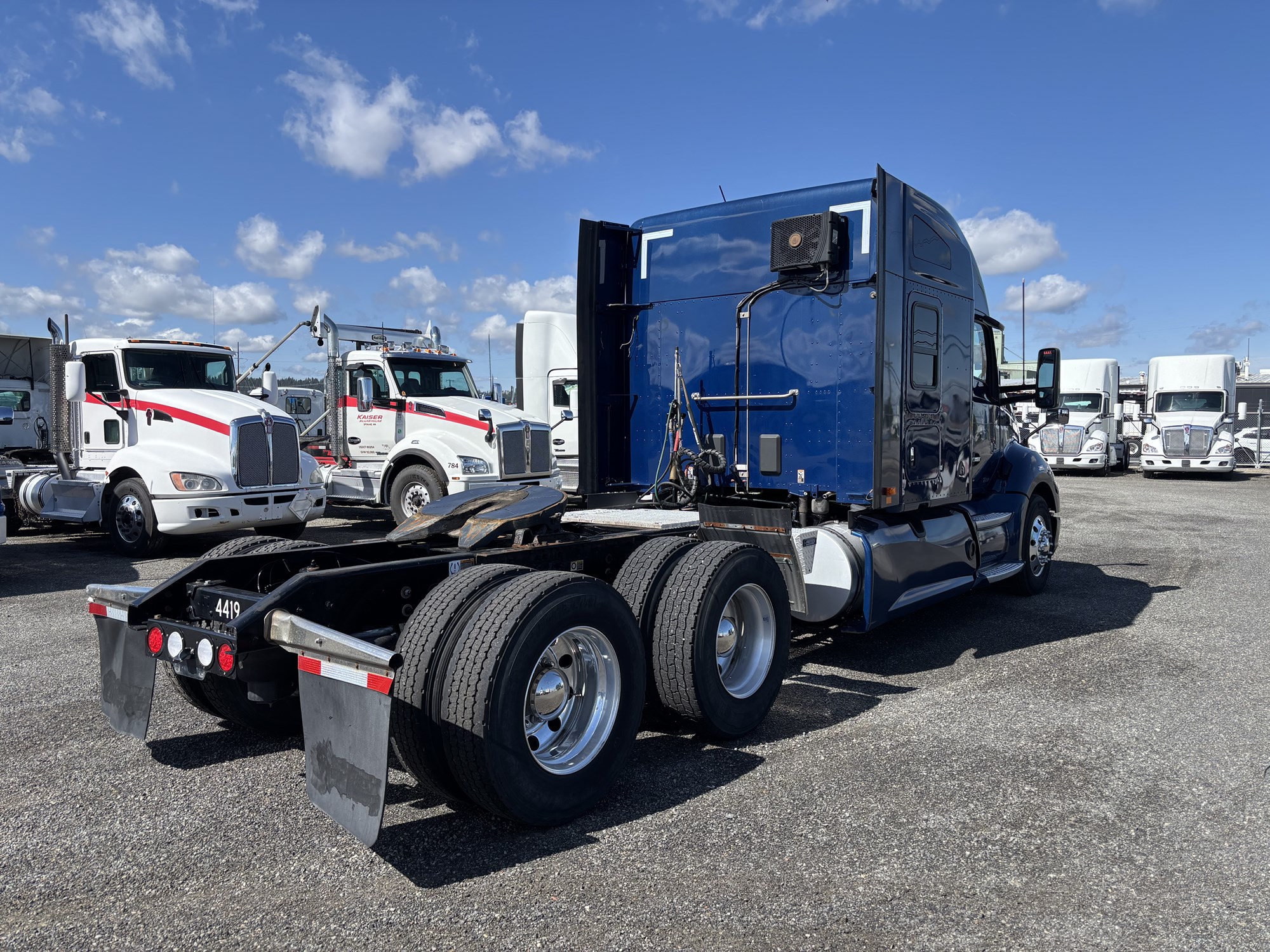 2022 Kenworth T680 - image 5 of 6