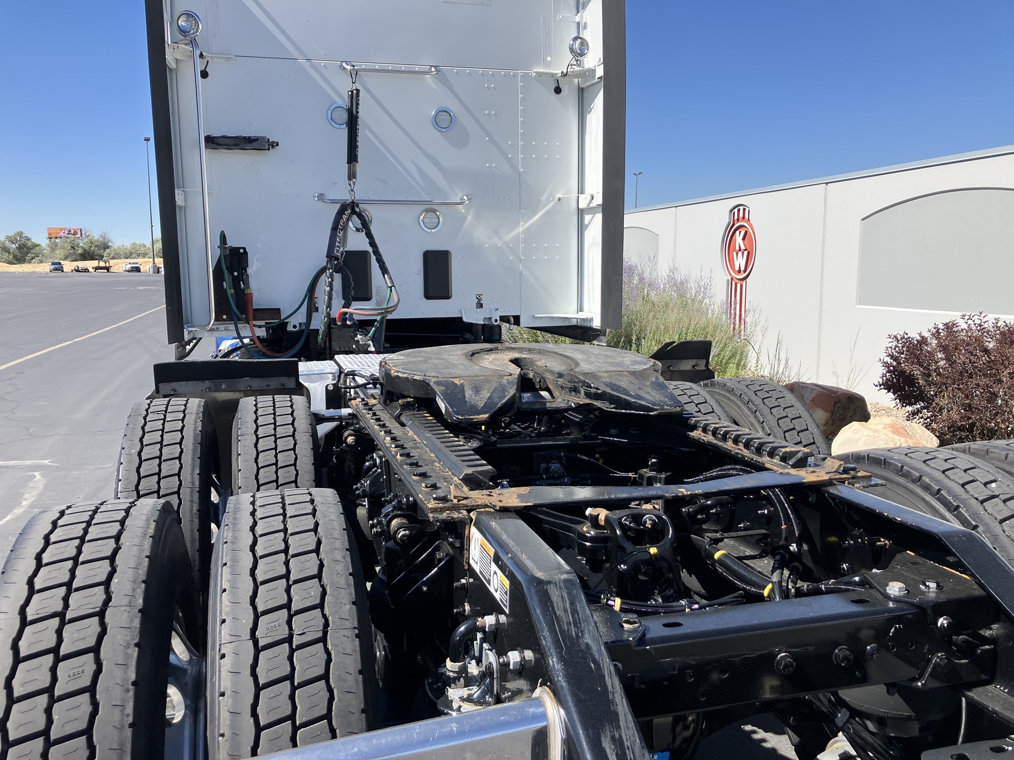 2022 Kenworth T680 - image 4 of 6