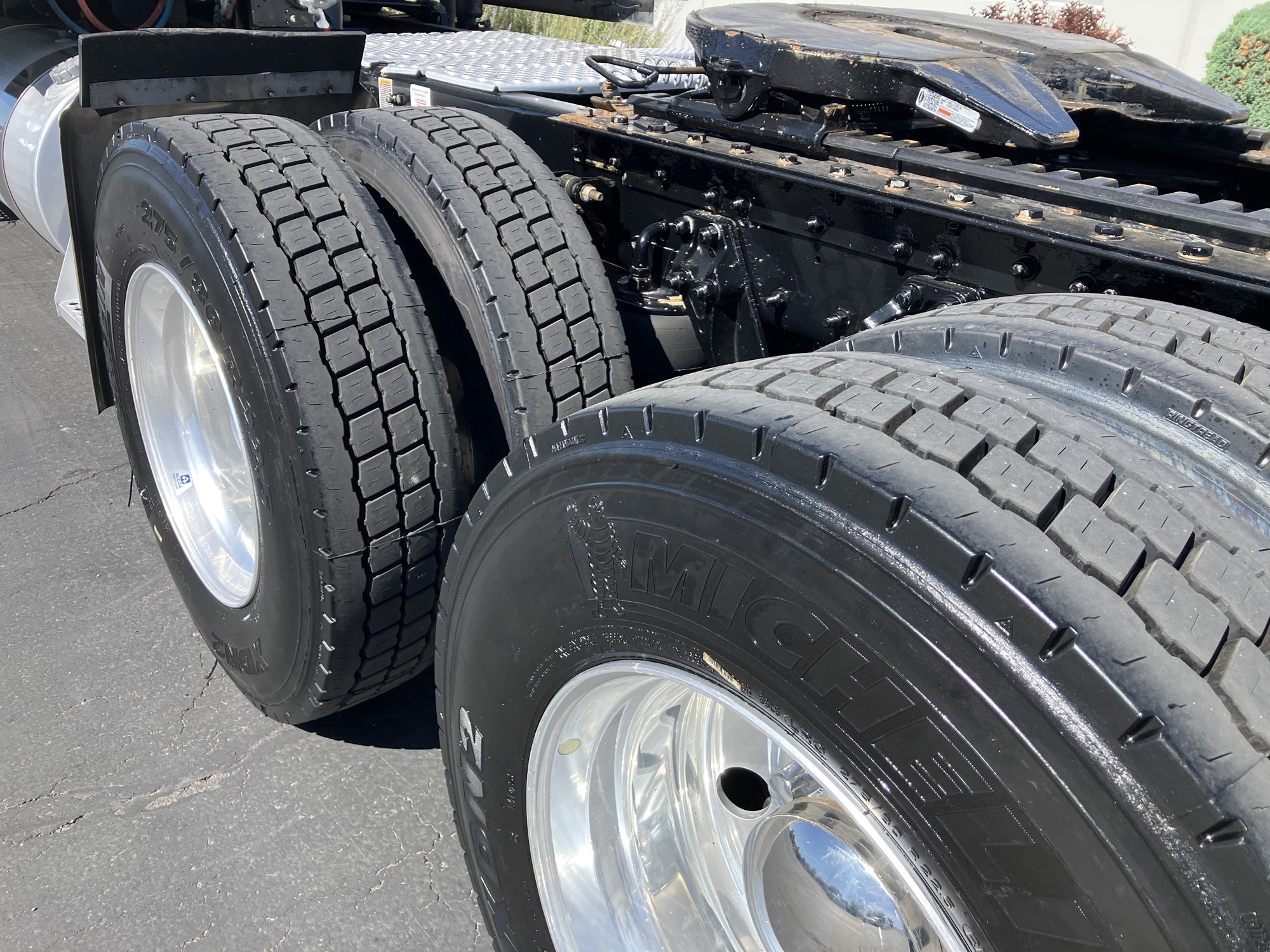 2022 Kenworth T680 - image 6 of 6