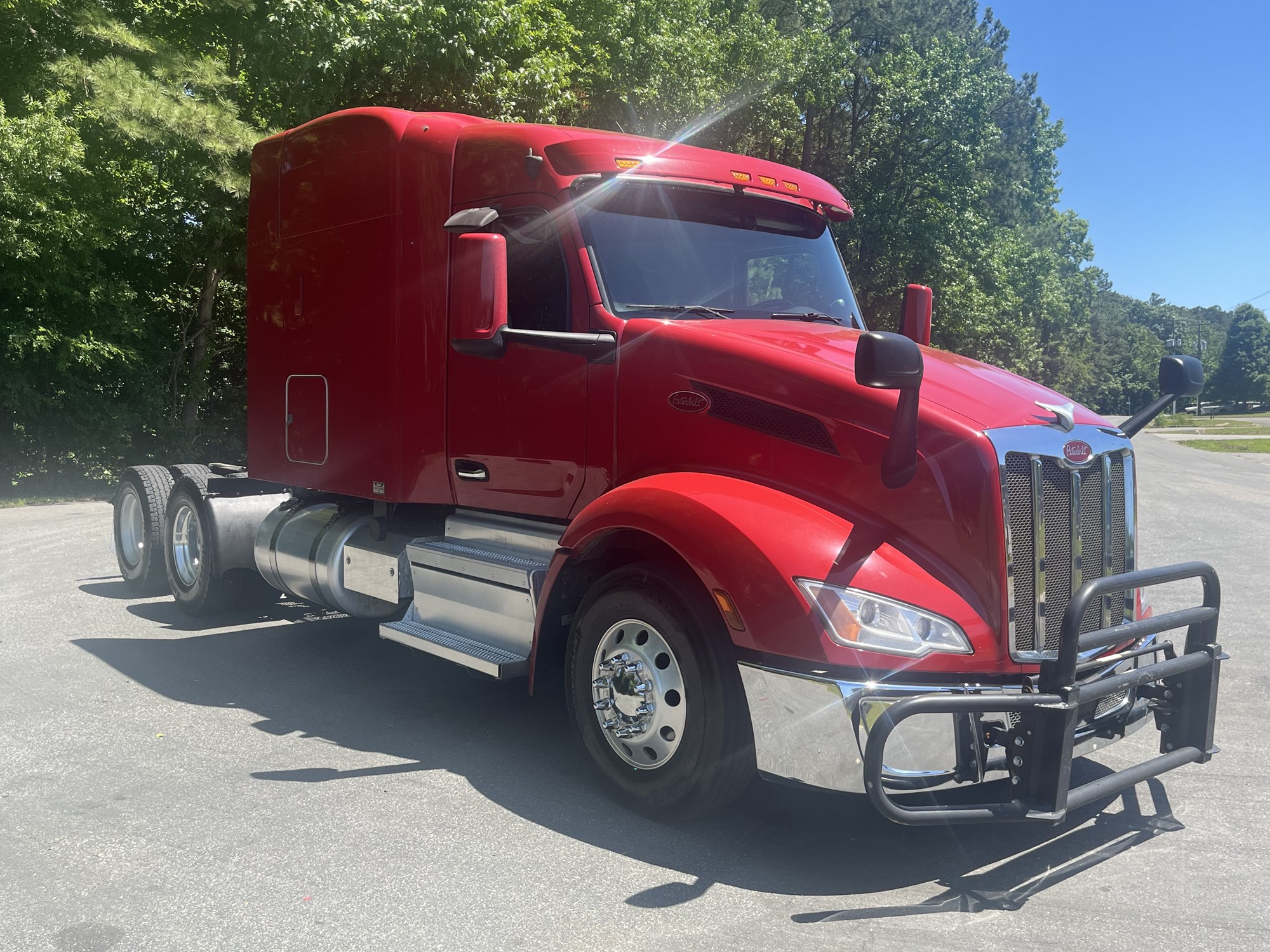 2023 Peterbilt 579 - image 3 of 6