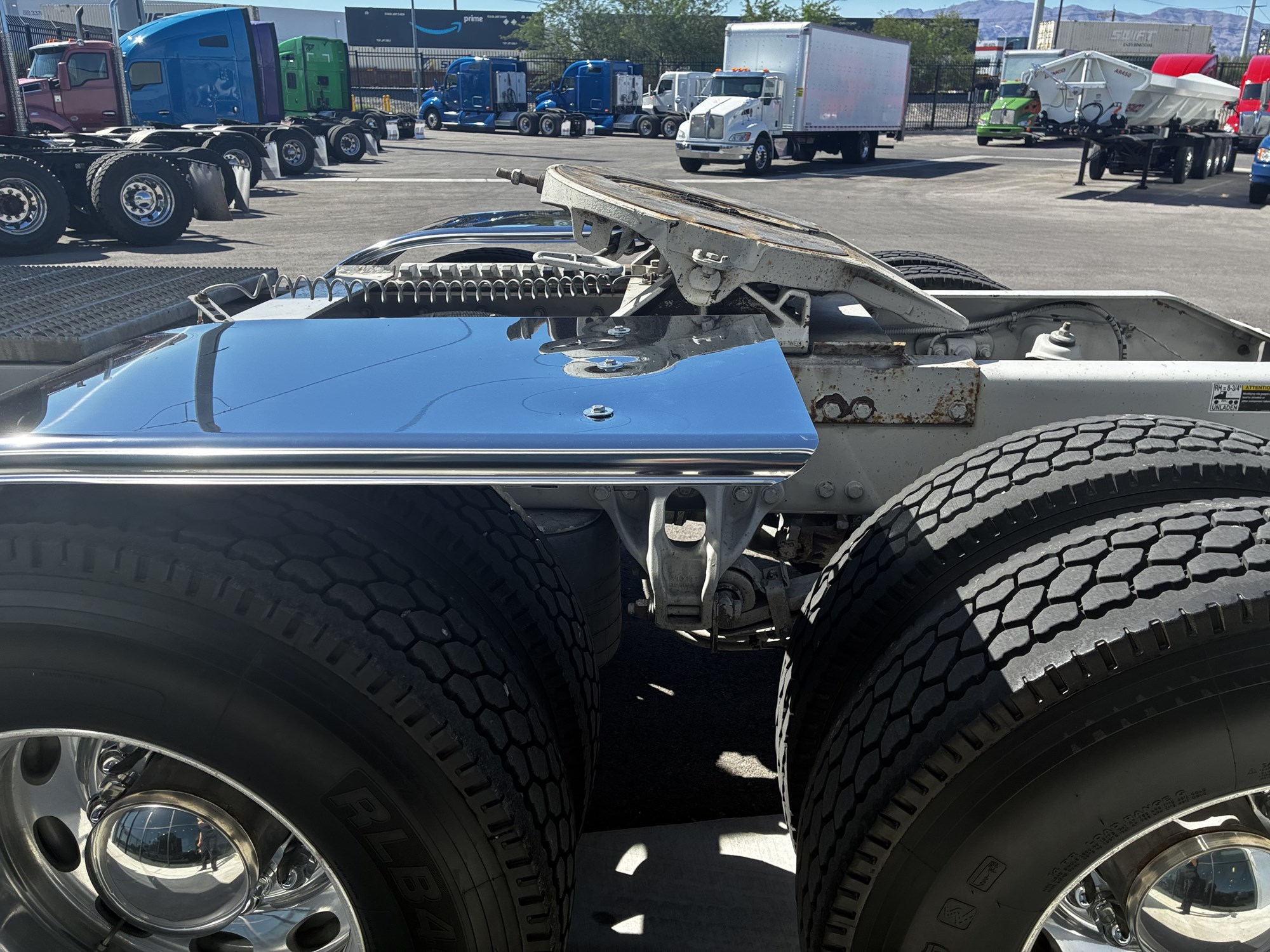 2023 Peterbilt 389 - image 6 of 6