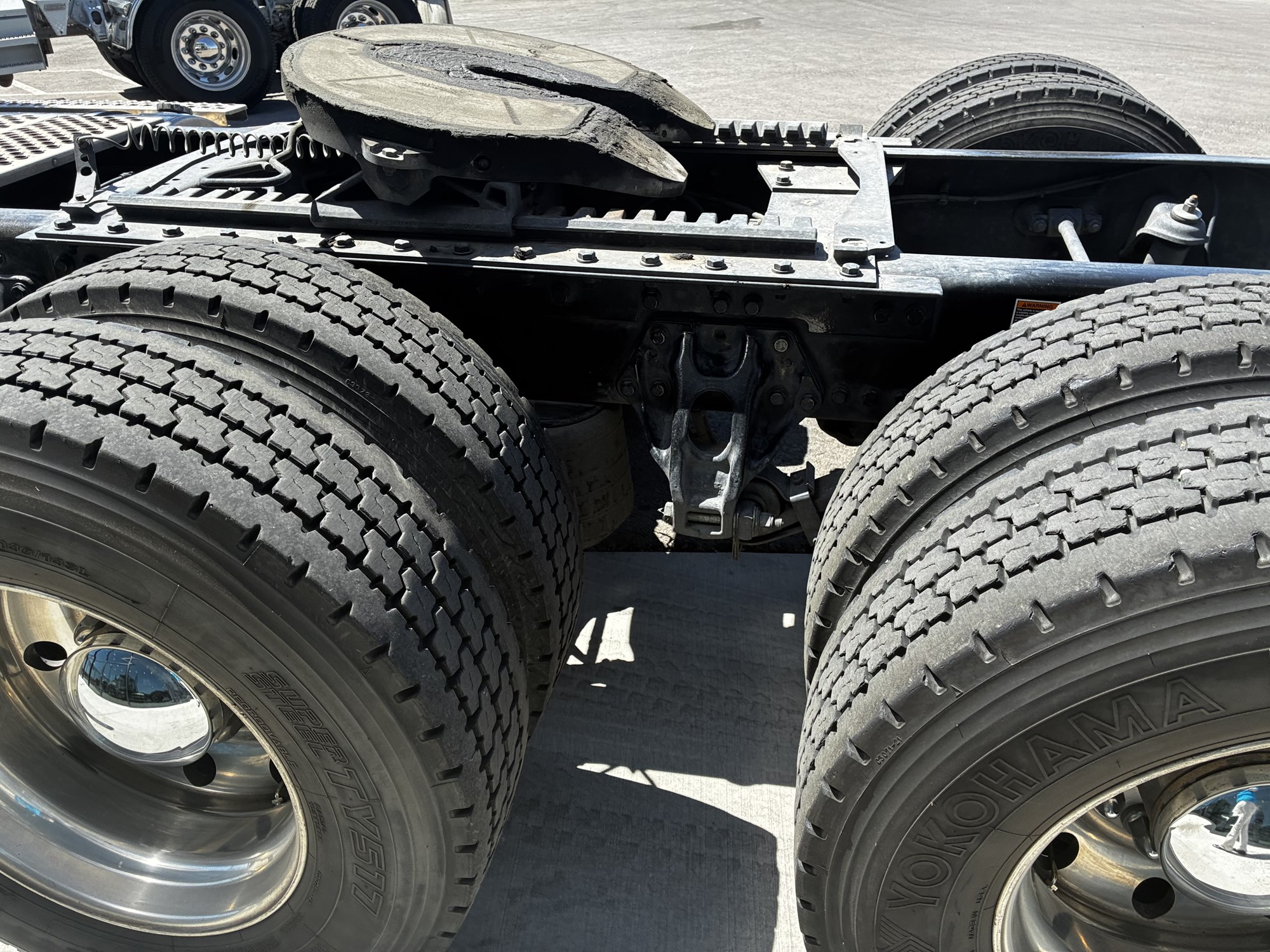2023 Kenworth T880 - image 6 of 6