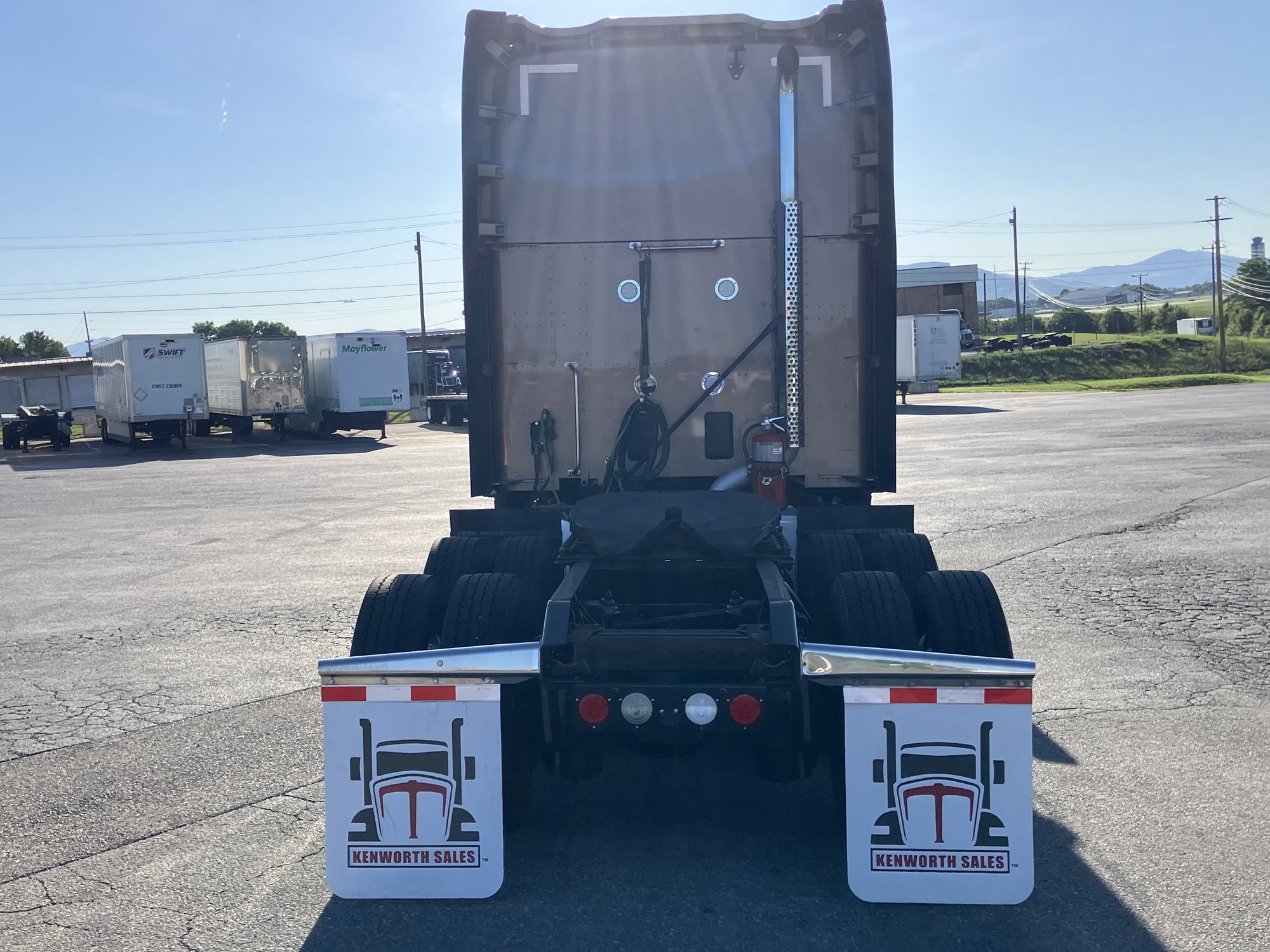 2023 Kenworth T680 - image 5 of 6