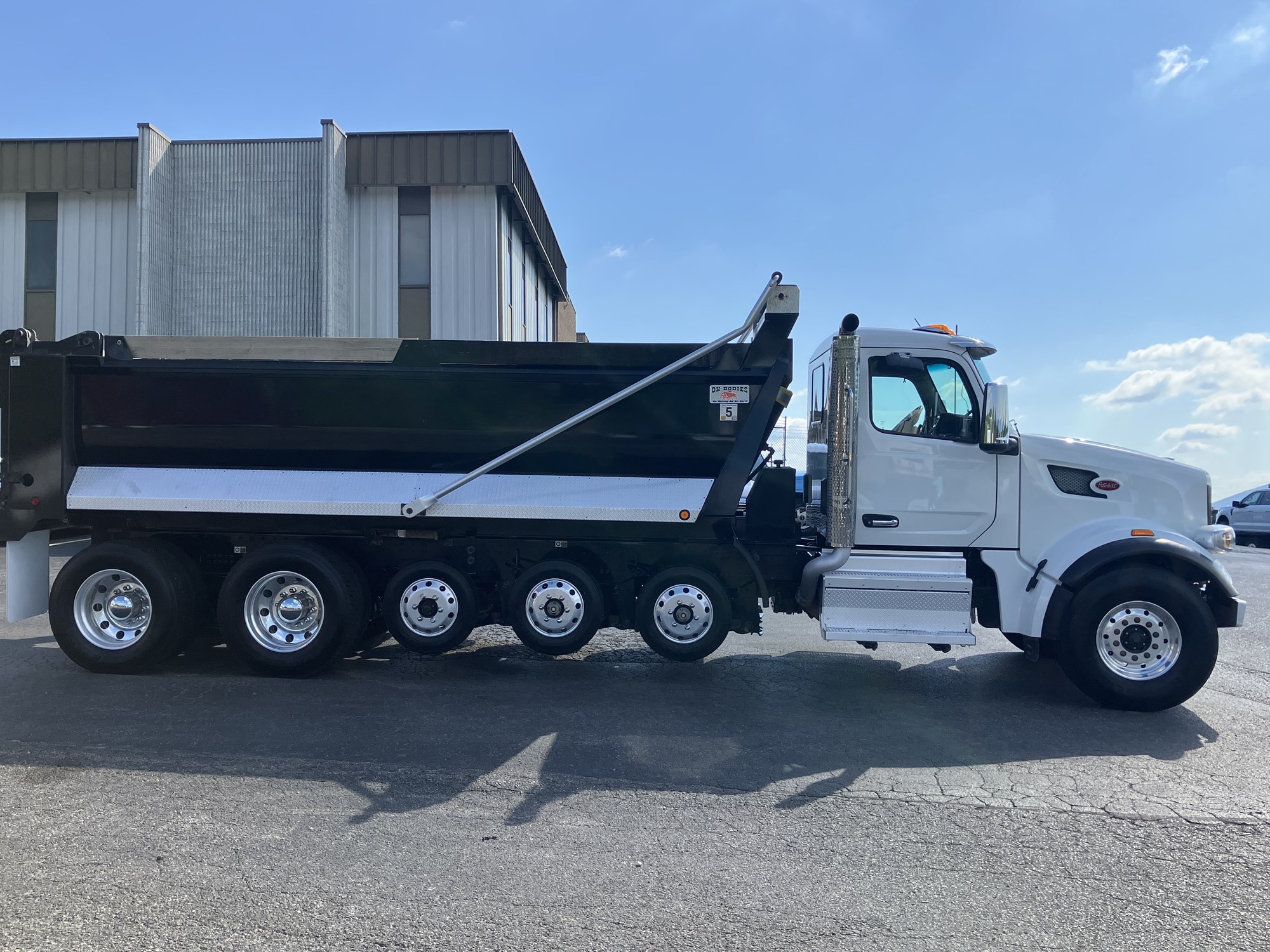 2025 Peterbilt 567 in Roanoke, VA — photo 3
