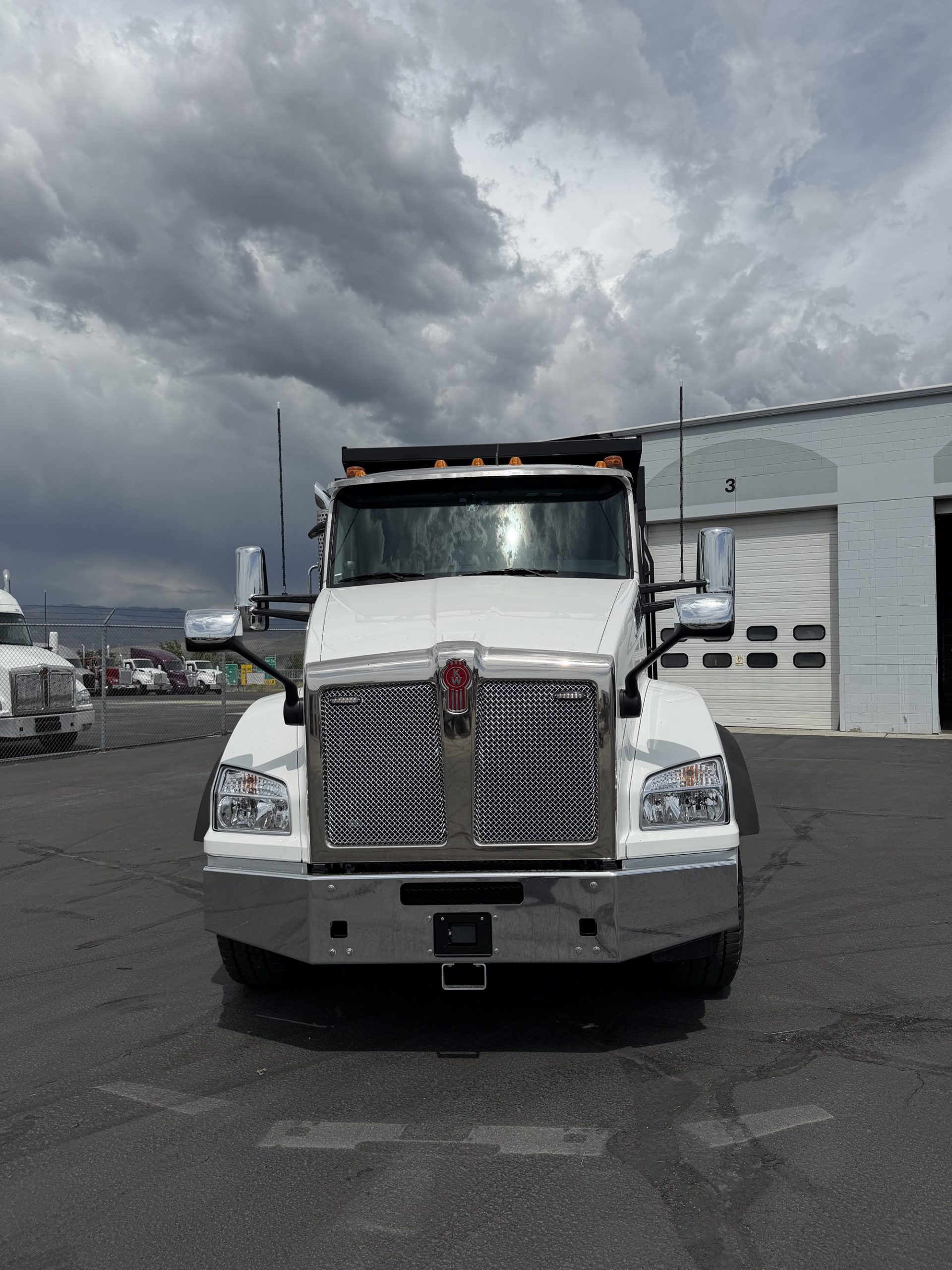 2025 Kenworth T880 in Boise, ID, ID — photo 2
