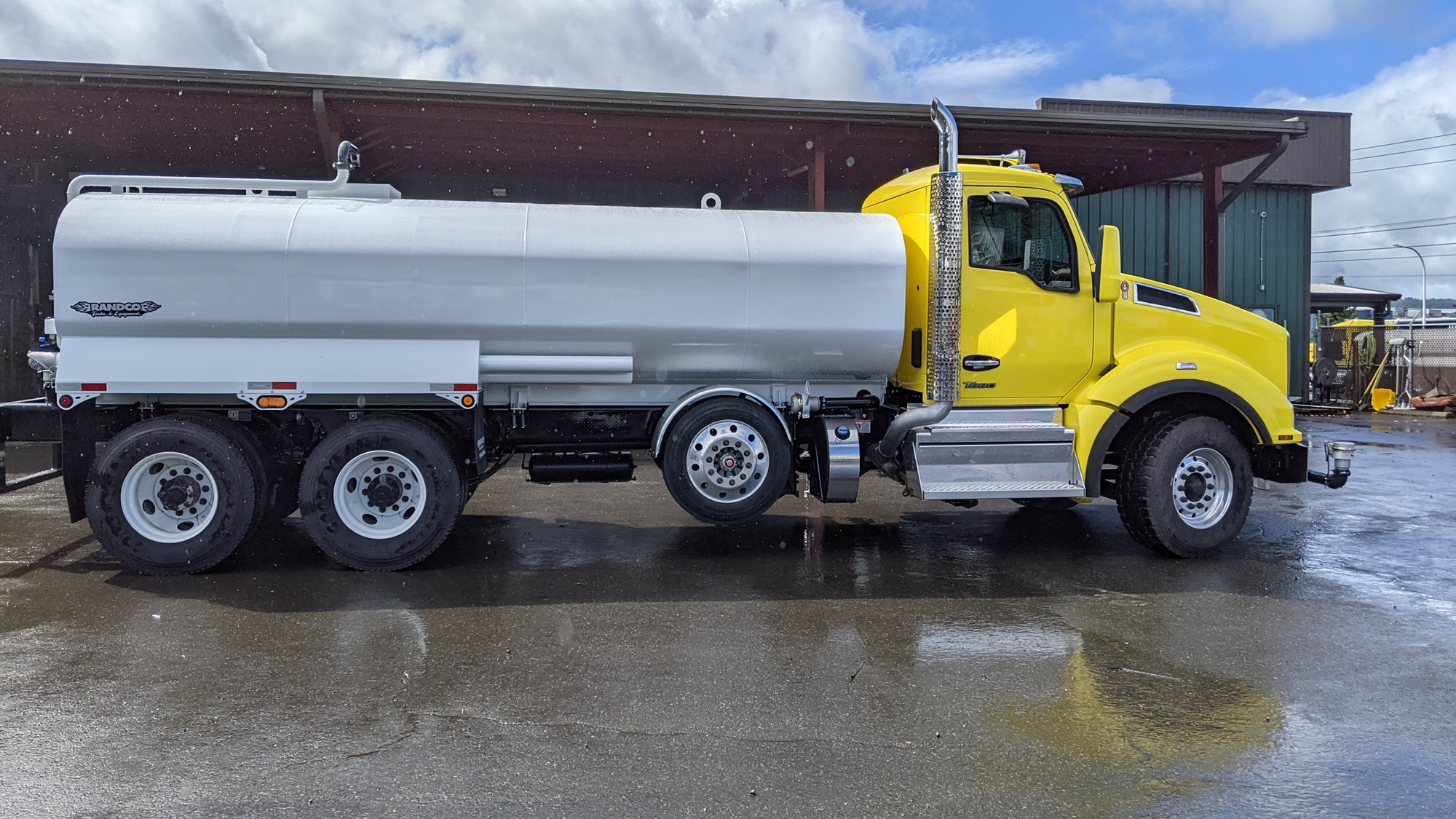 2025 Kenworth T880 in Missoula, MT, MT — photo 2