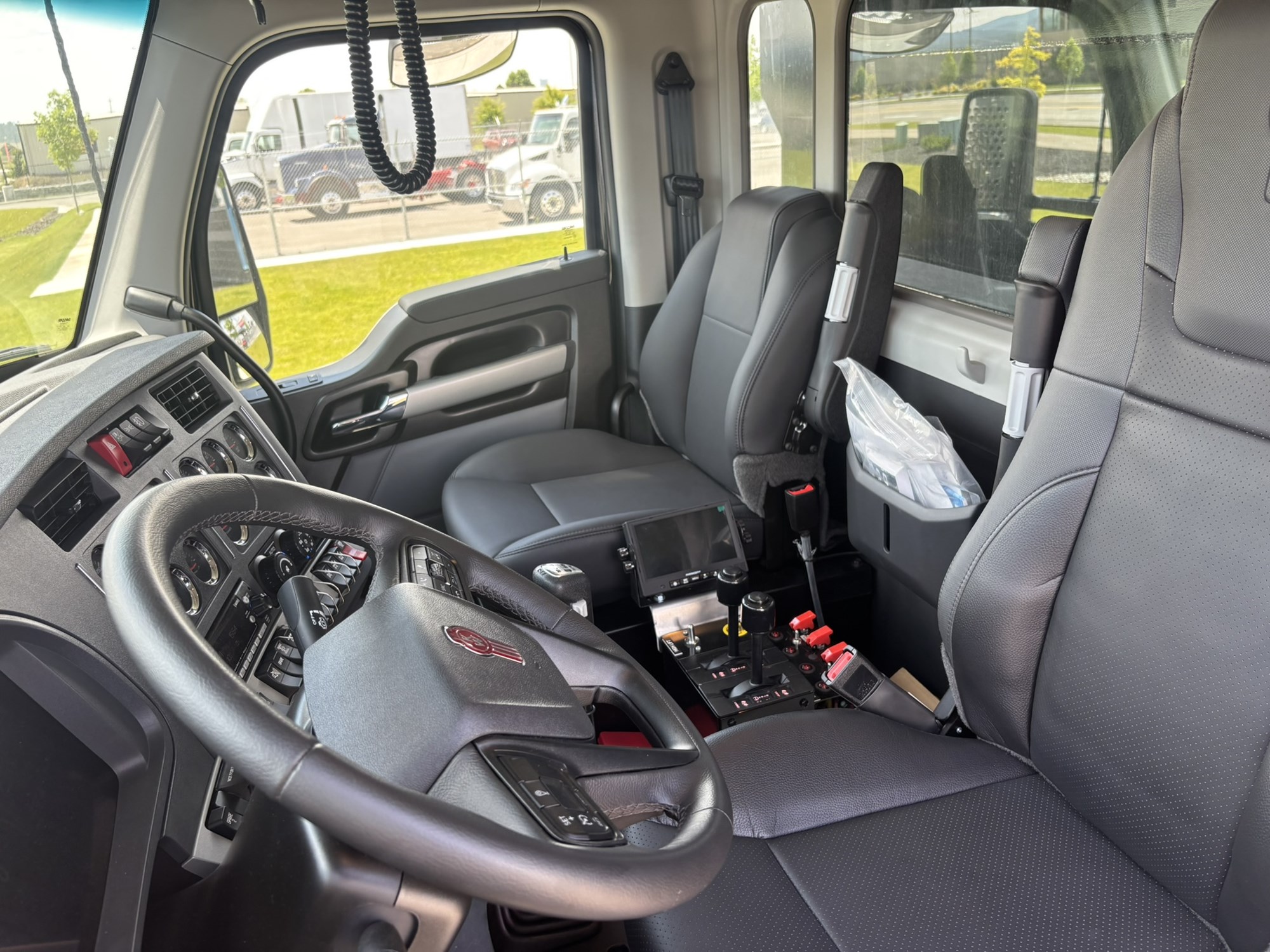 2025 Kenworth T880 in Spokane, WA — photo 6