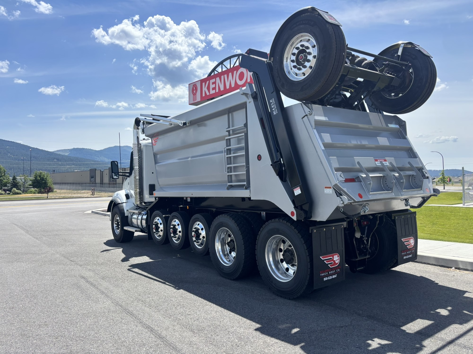 2026 Kenworth T880 in Spokane, WA — photo 2