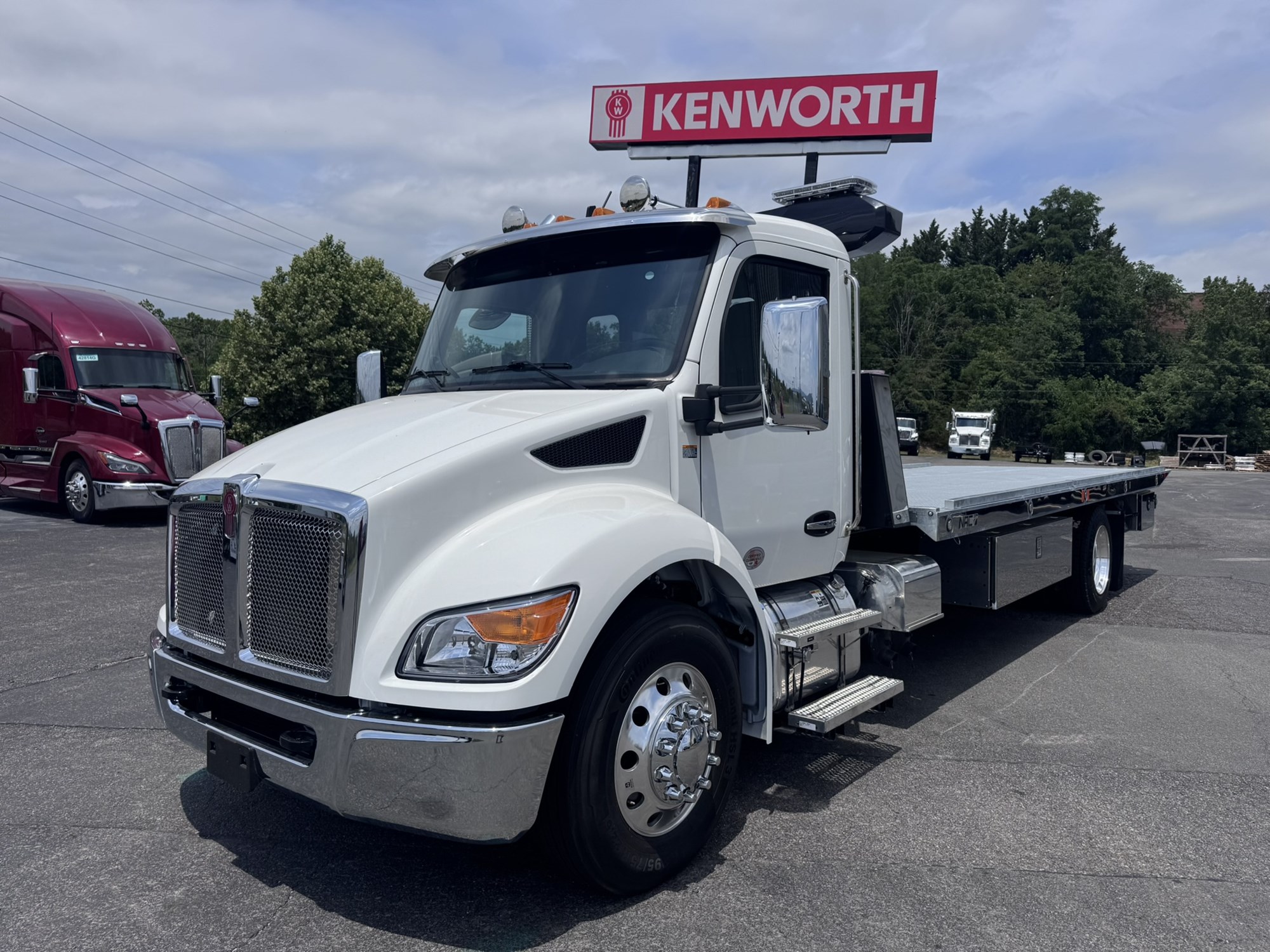 2026 Kenworth T280 in Roanoke, VA, VA — photo 3