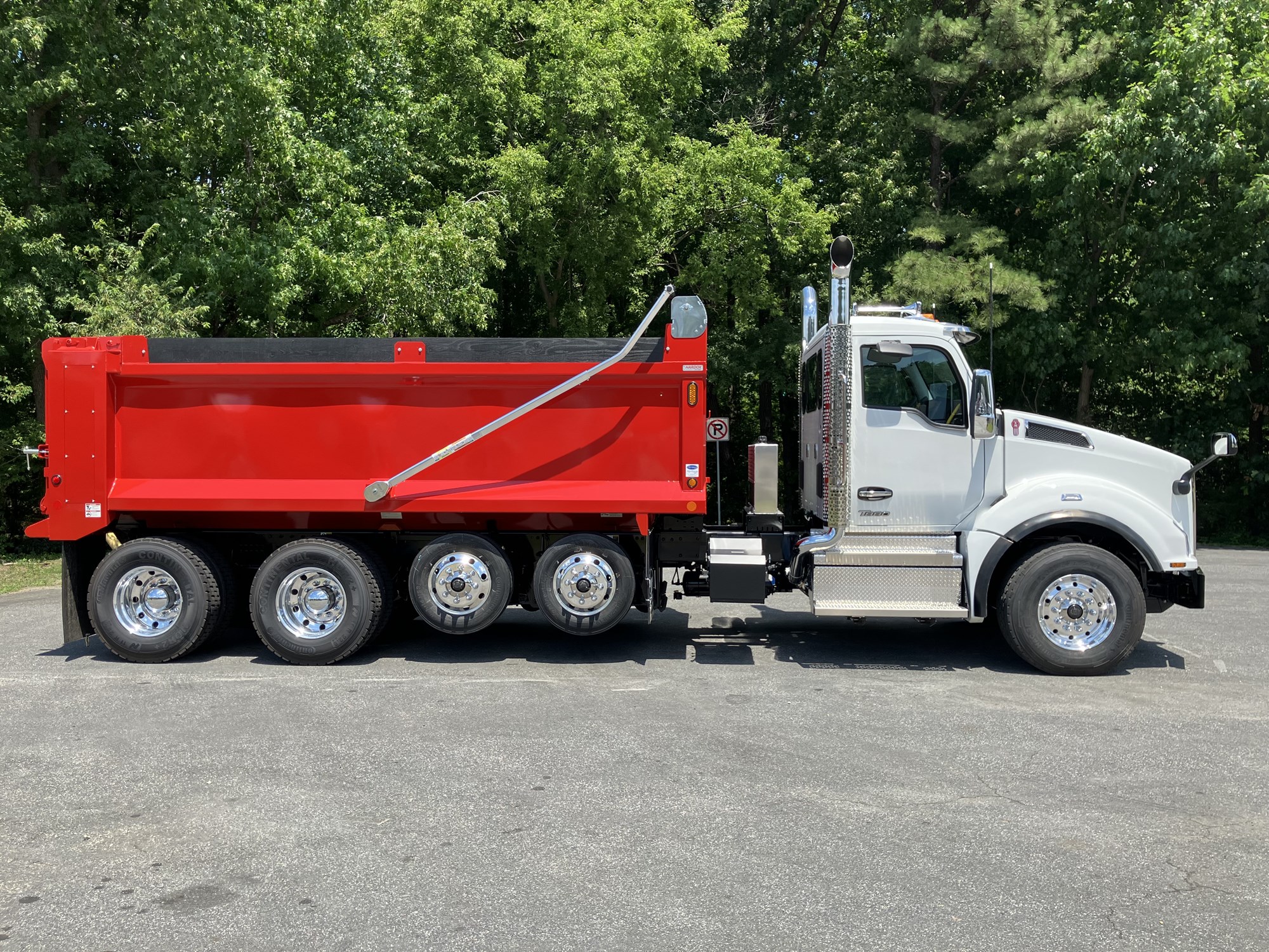 2027 Kenworth T880 in Hagerstown, MD — photo 4