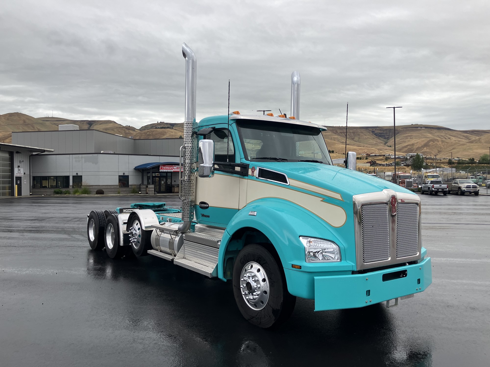 2027 Kenworth T880 2027 Kenworth T880 - image 2 of 6
