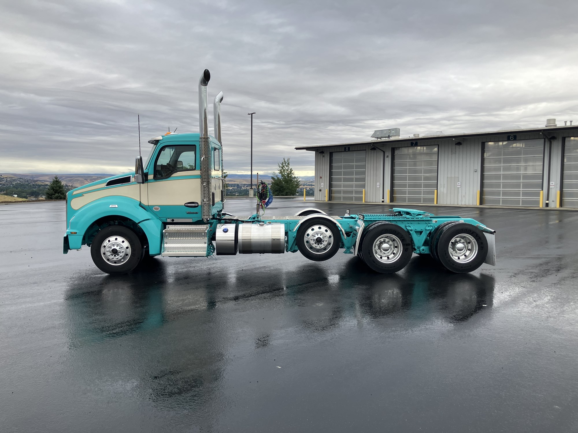 2027 Kenworth T880 2027 Kenworth T880 - image 5 of 6