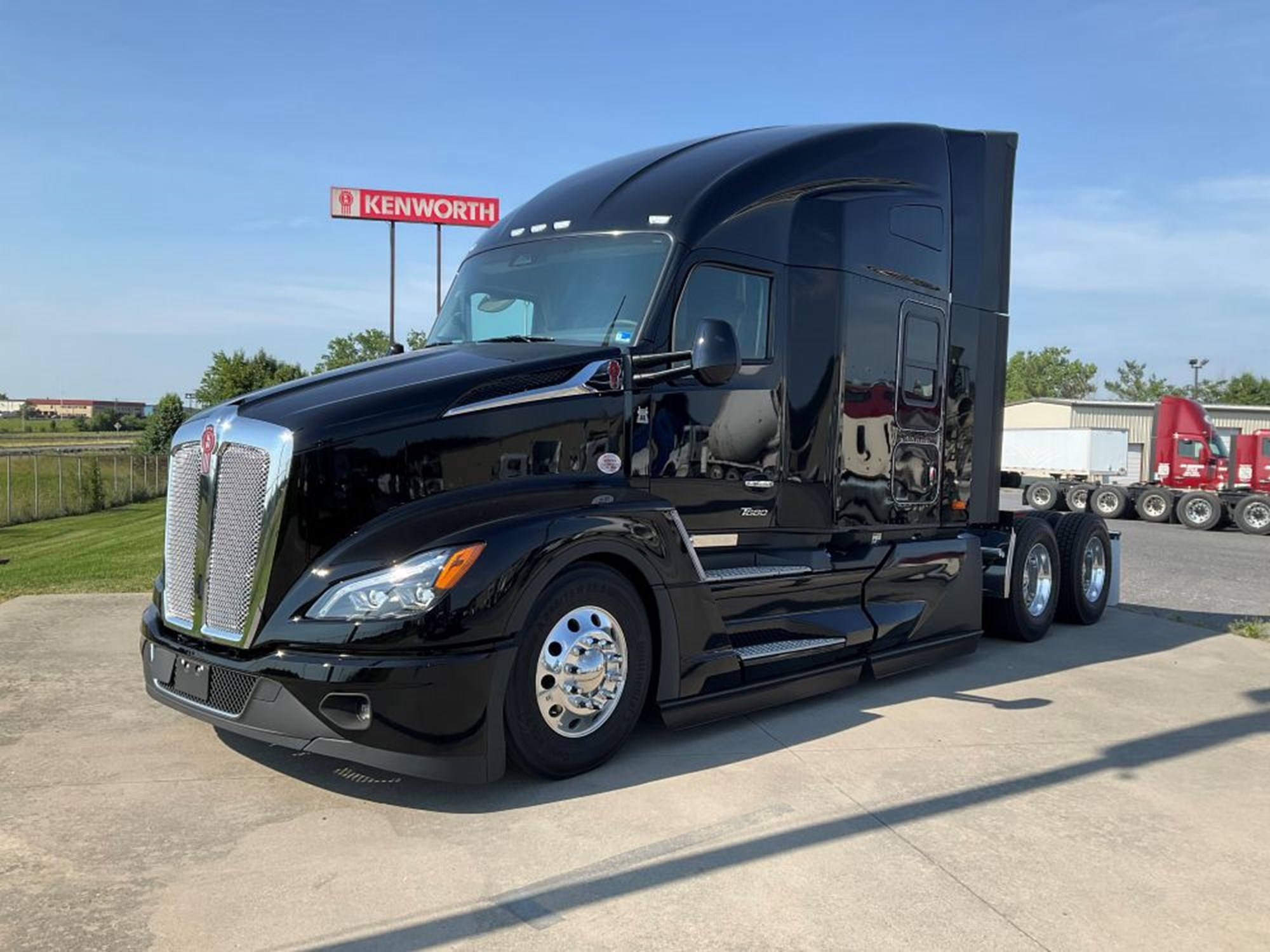 2027 Kenworth T680 Next Gen 2027 Kenworth T680 Next Gen - image 1 of 6