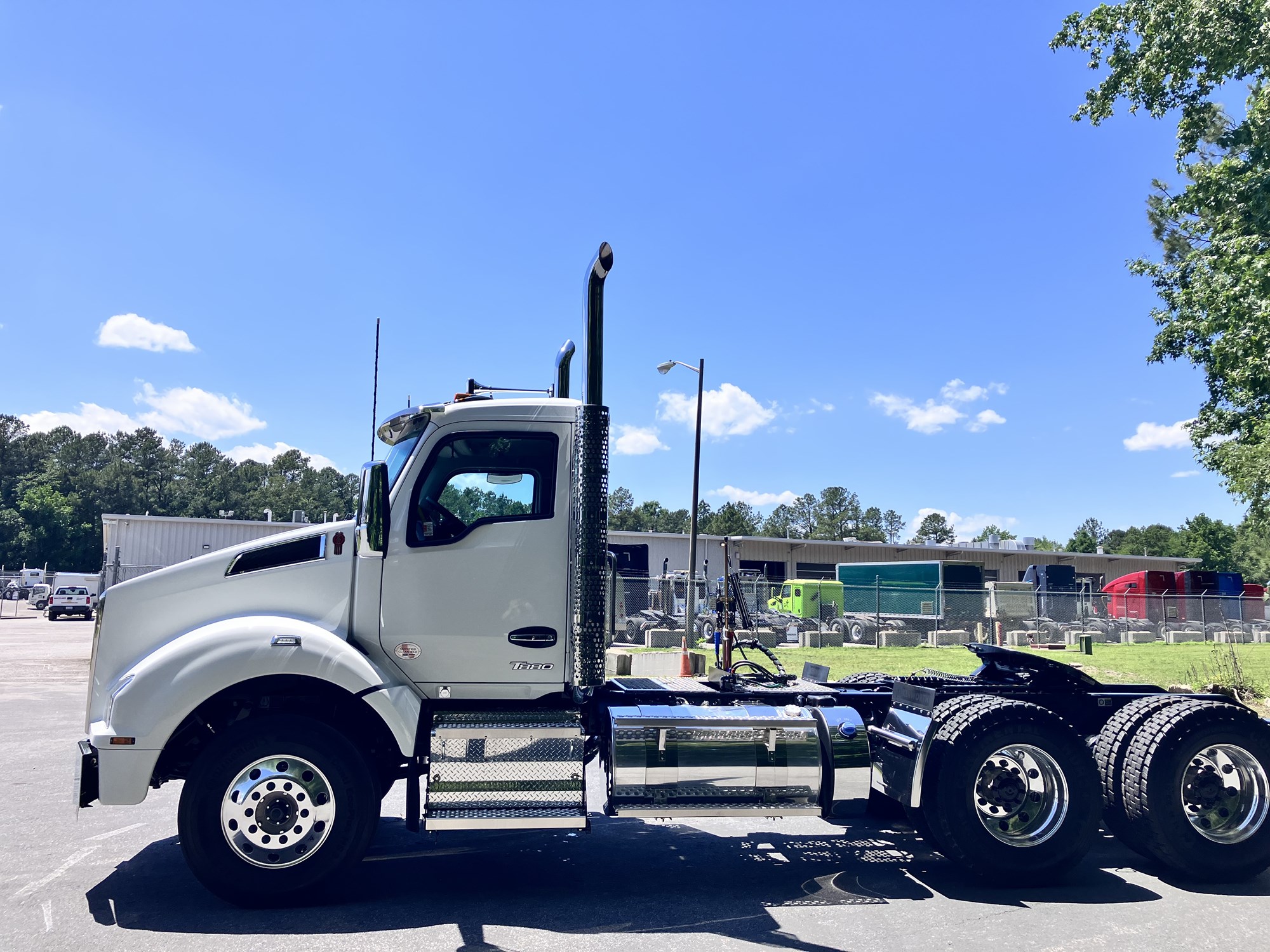2027 Kenworth T880 in Chesapeake, VA — photo 4