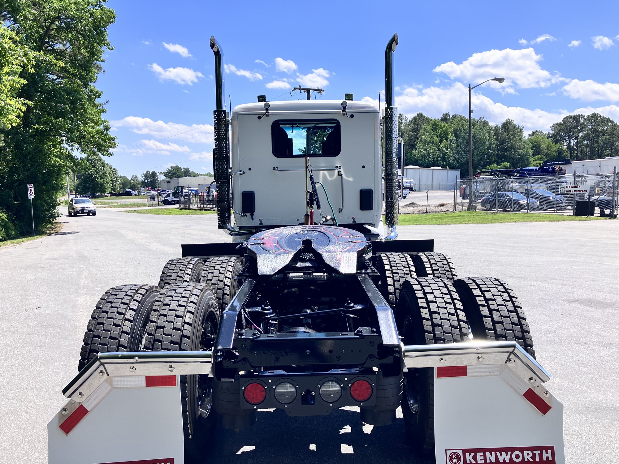 2027 Kenworth T880 in Chesapeake, VA — photo 6