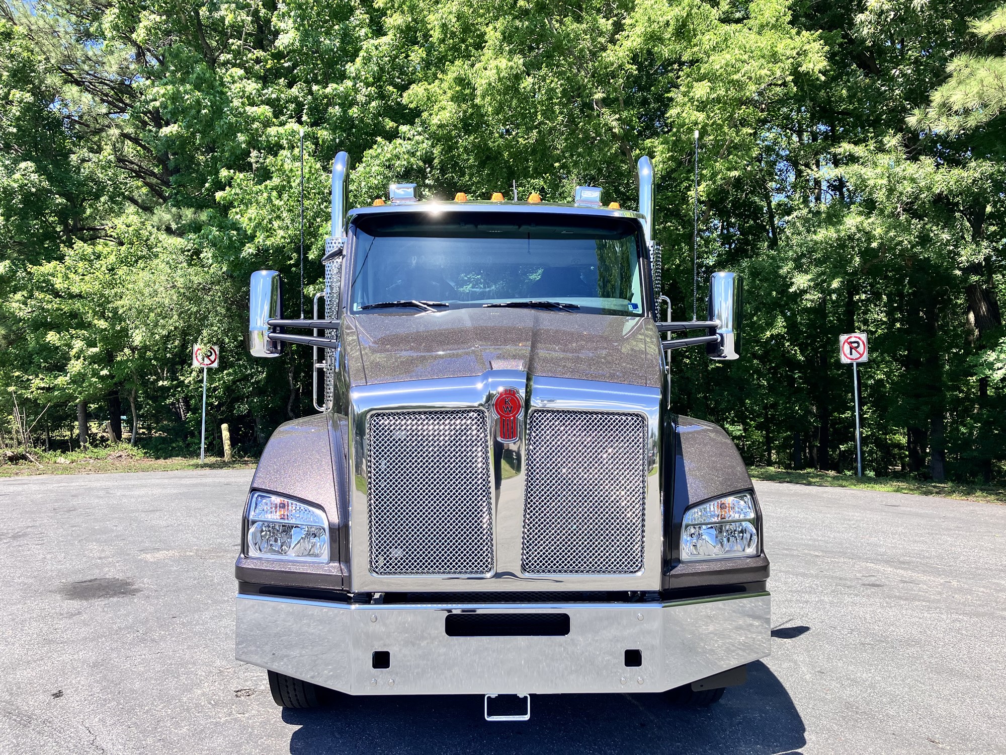 2027 Kenworth T880 2027 Kenworth T880 - image 2 of 6