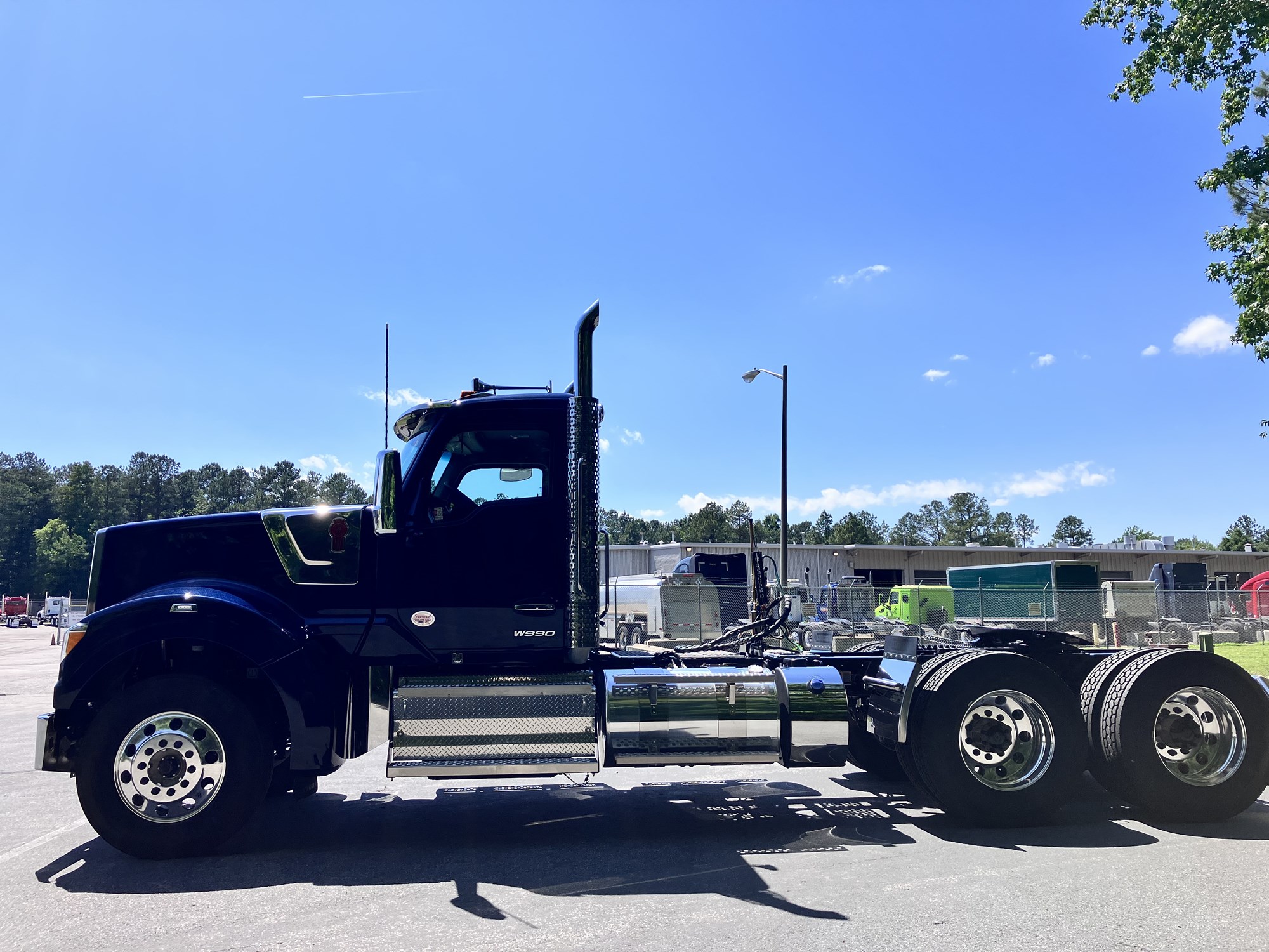 2027 Kenworth W990 in Richmond, VA, VA — photo 4