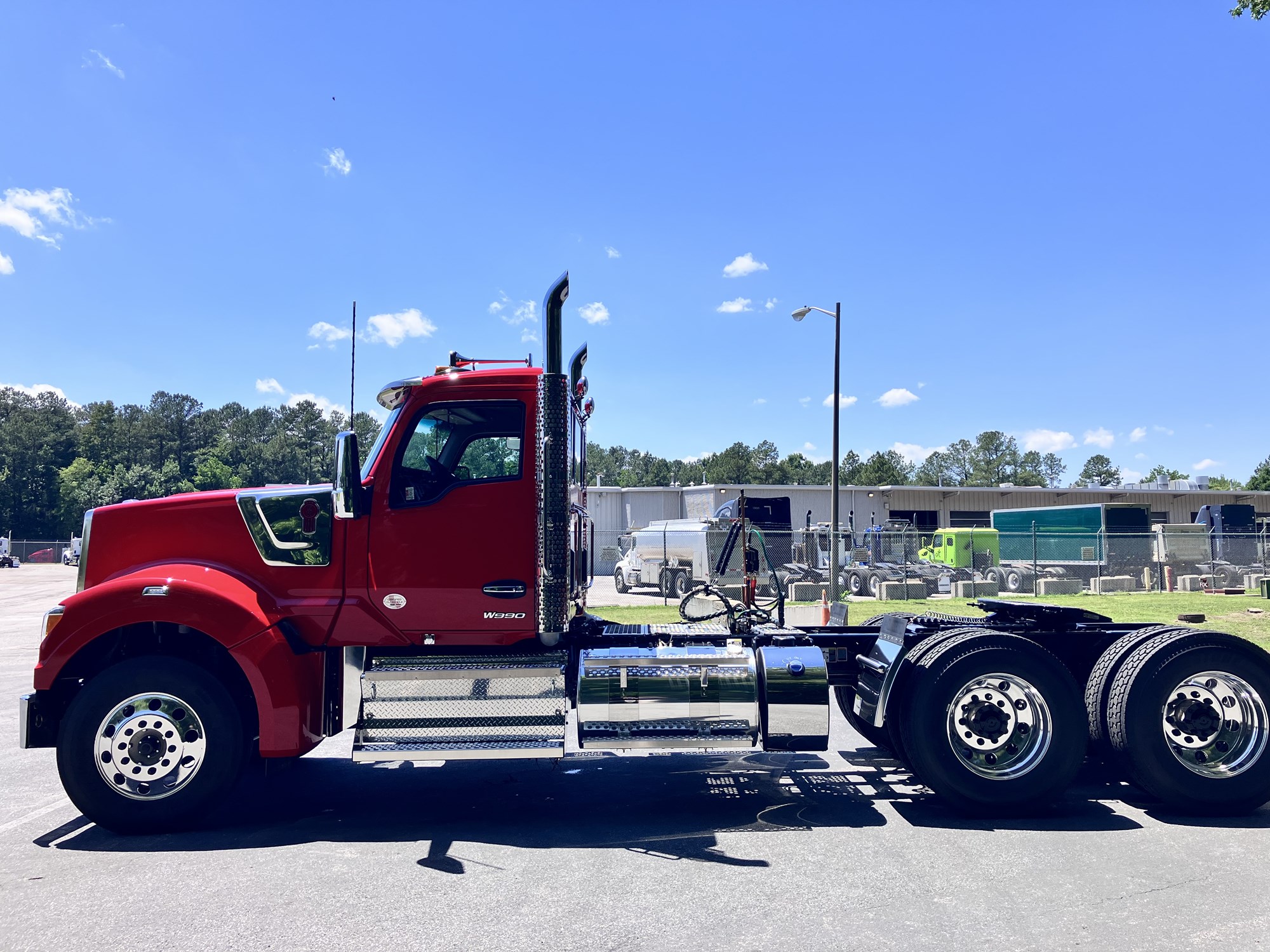 2027 Kenworth W990 in Richmond, VA, VA — photo 3